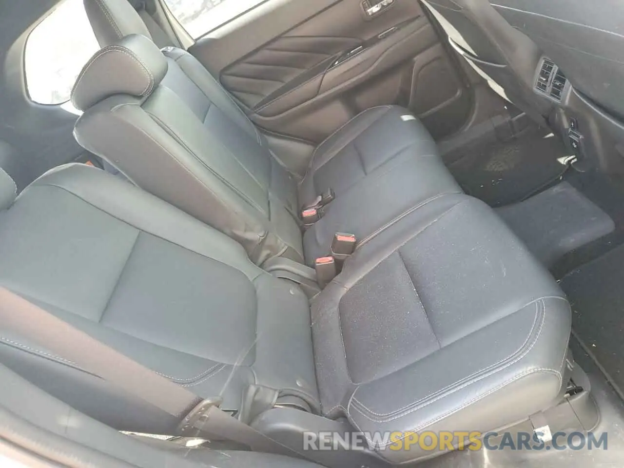 11 Photograph of a damaged car JA4J24A50KZ056349 MITSUBISHI OUTLANDER 2019