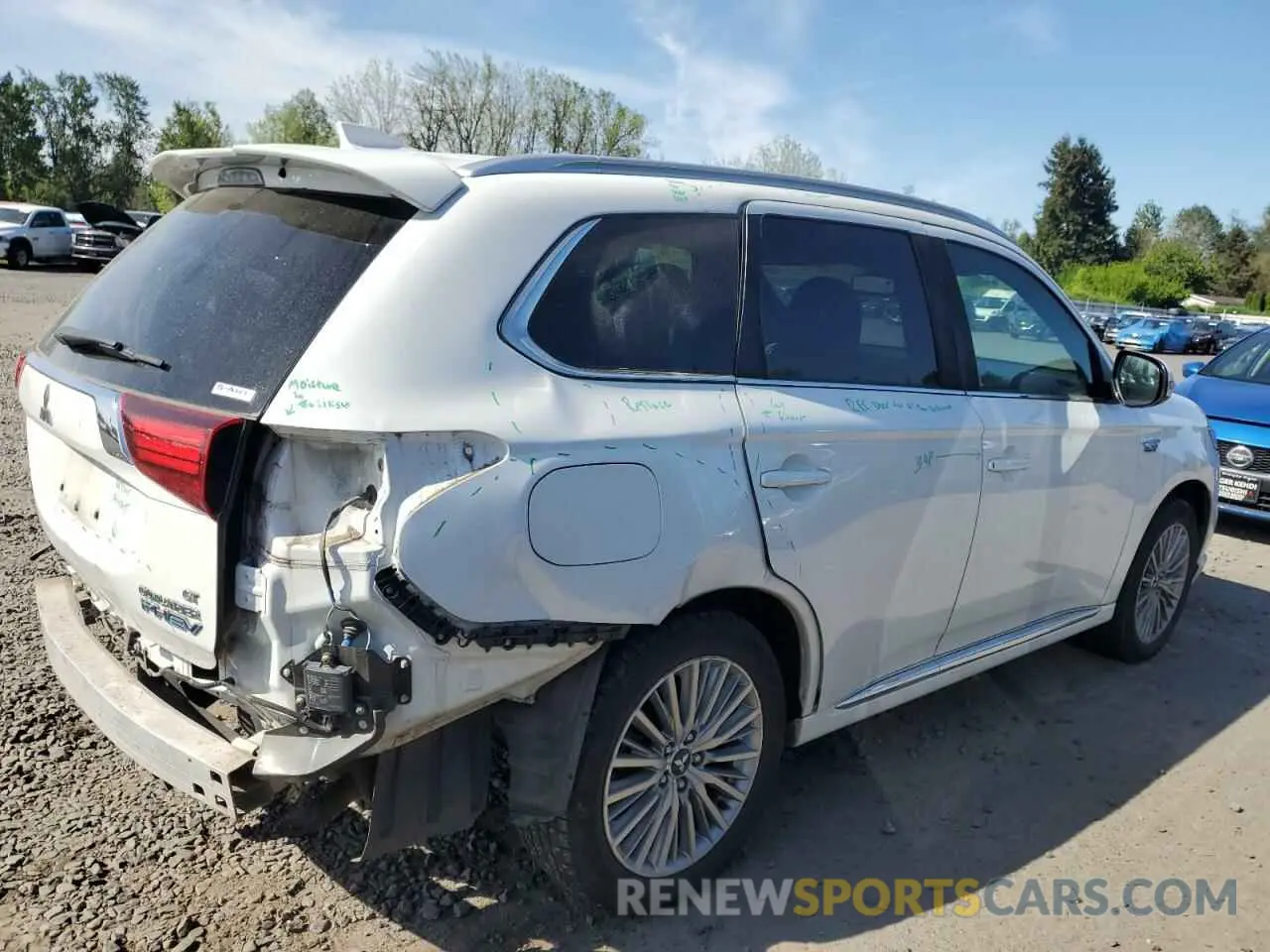 3 Photograph of a damaged car JA4J24A50KZ056349 MITSUBISHI OUTLANDER 2019
