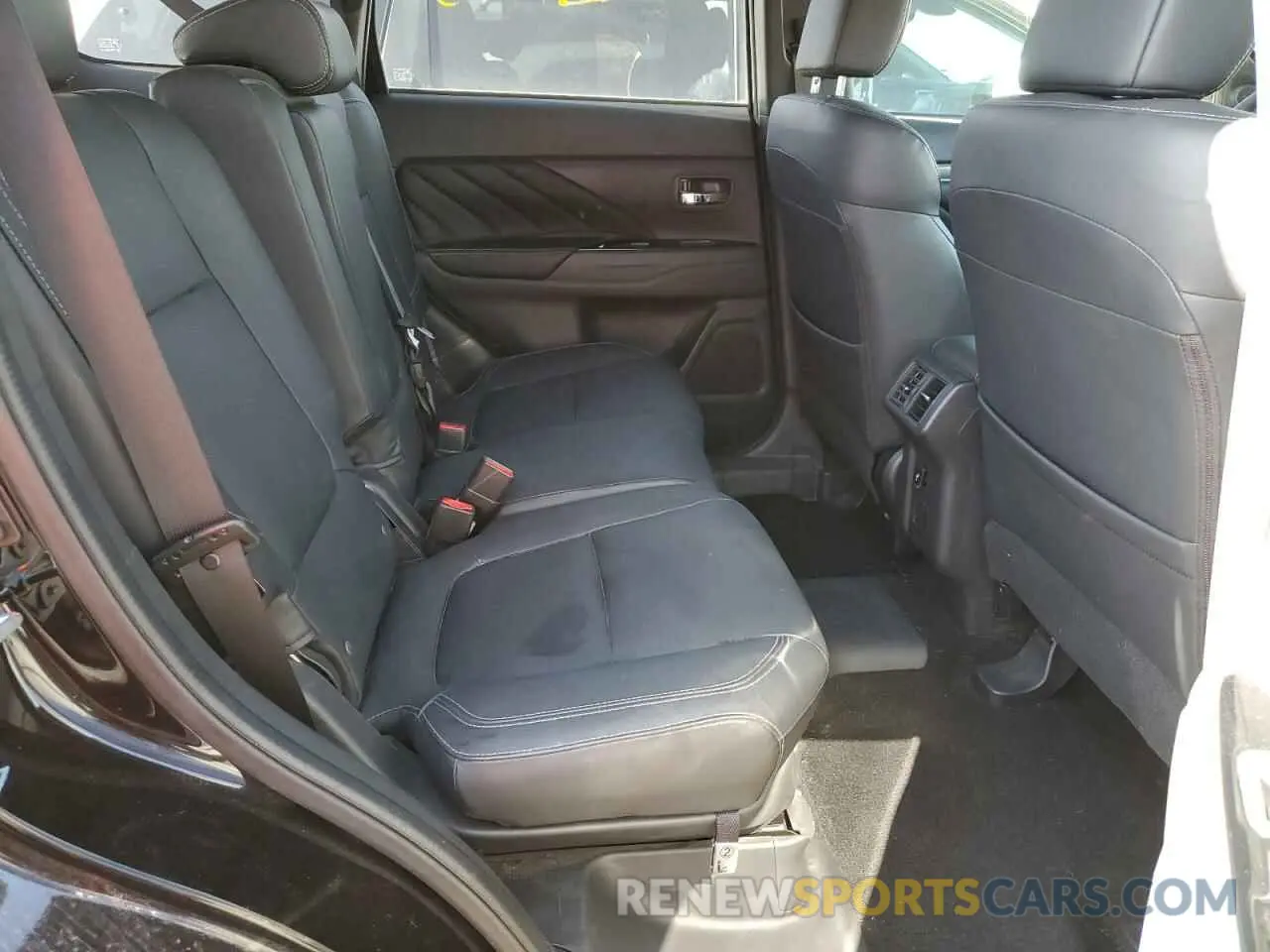 11 Photograph of a damaged car JA4J24A53KZ052294 MITSUBISHI OUTLANDER 2019