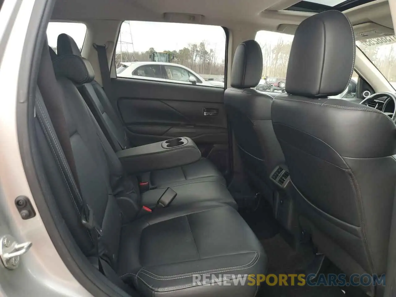 12 Photograph of a damaged car JA4JZ4AX1KZ009280 MITSUBISHI OUTLANDER 2019