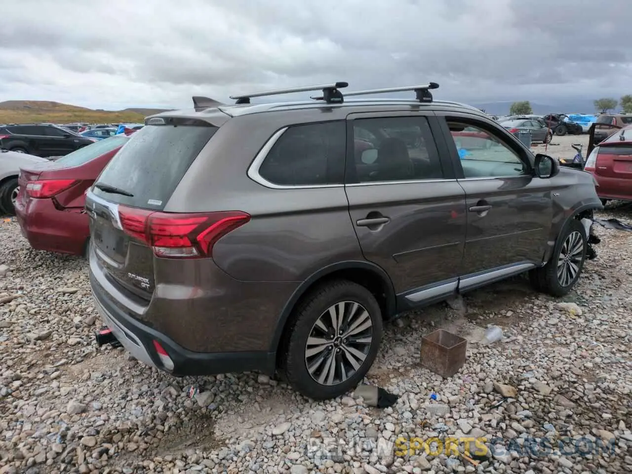 3 Photograph of a damaged car JA4JZ4AX6KZ009811 MITSUBISHI OUTLANDER 2019
