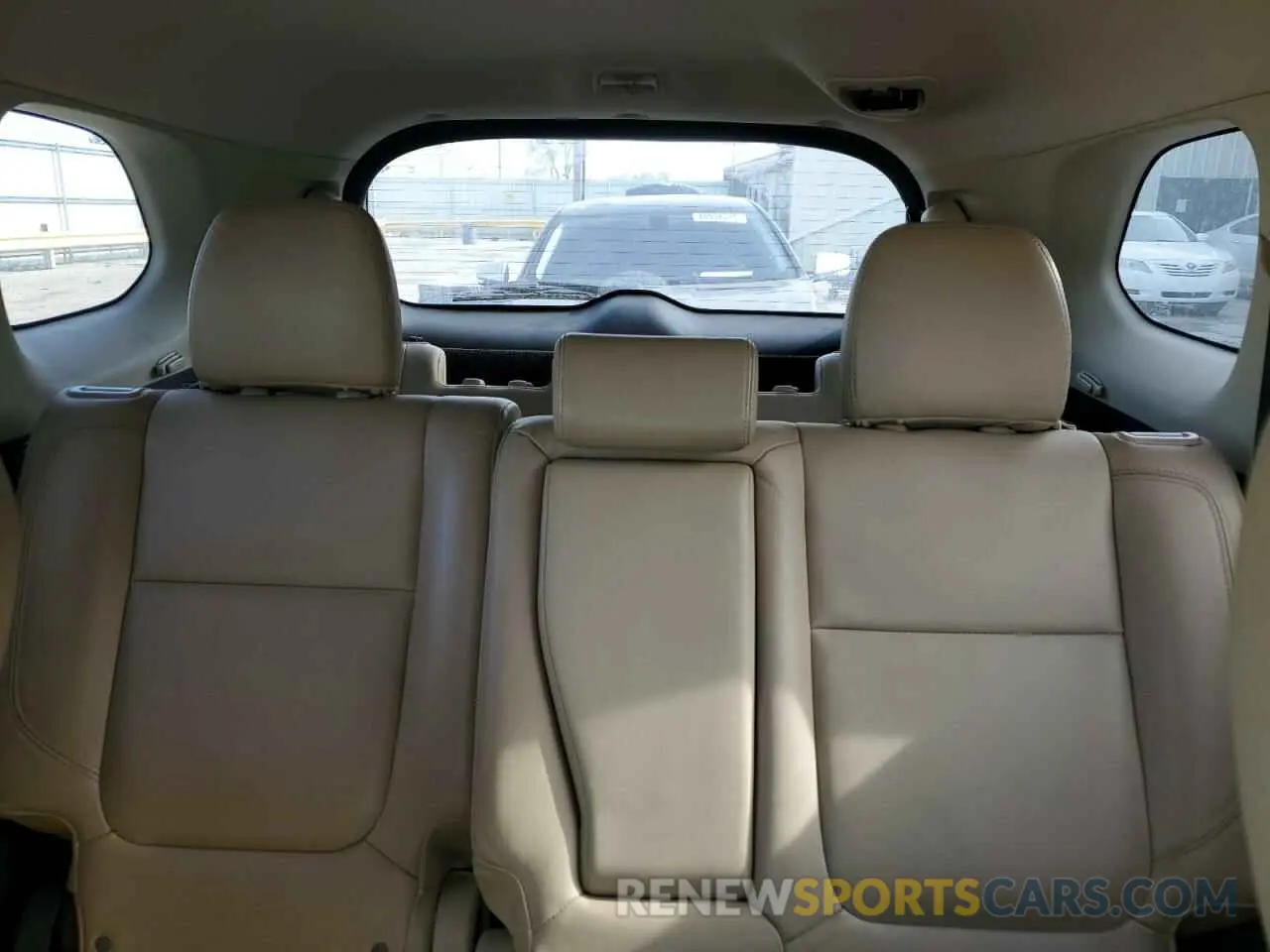 10 Photograph of a damaged car JA4JZ4AX8KZ010104 MITSUBISHI OUTLANDER 2019