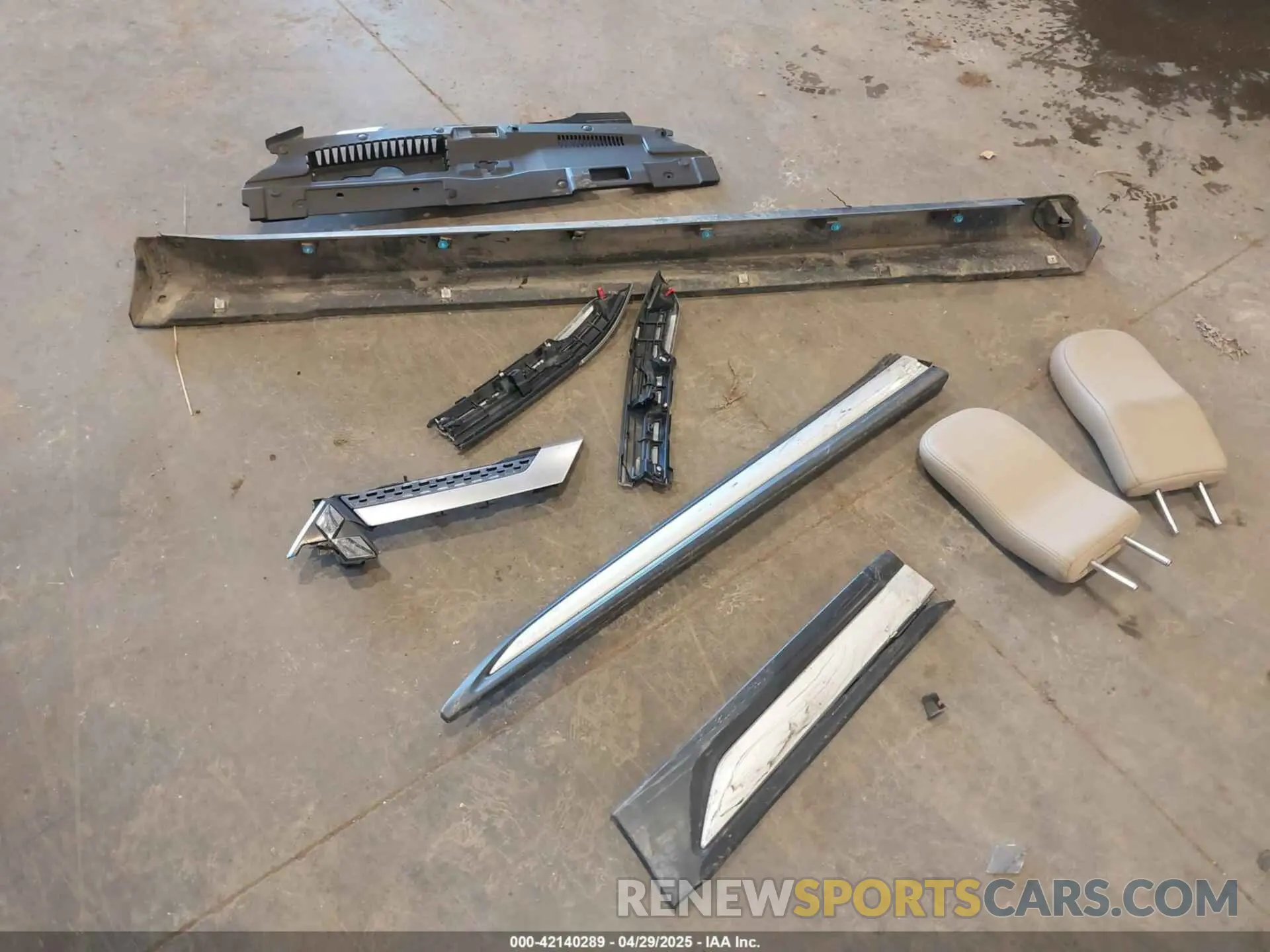 12 Photograph of a damaged car JA4JZ4AX8KZ010667 MITSUBISHI OUTLANDER 2019