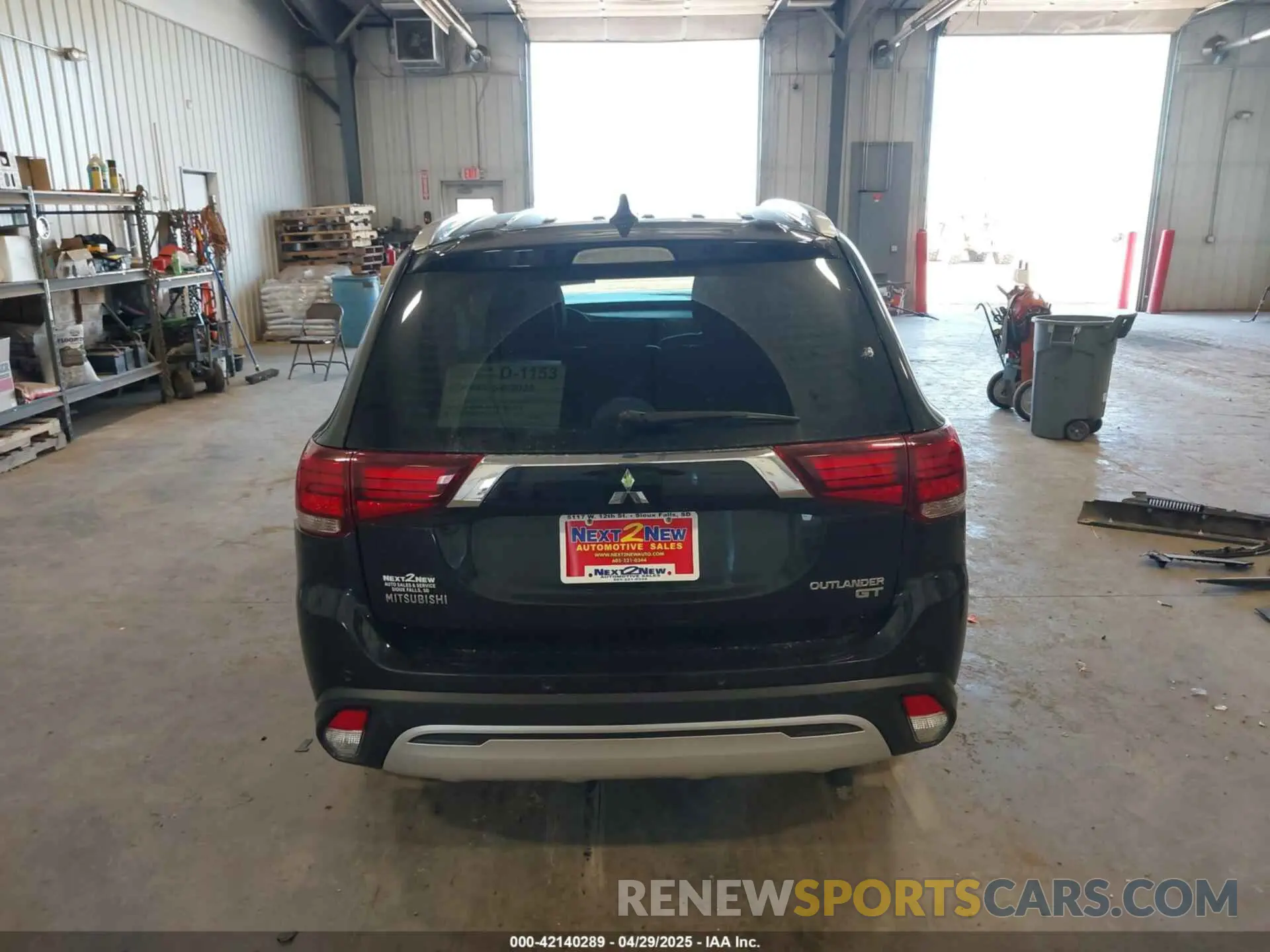 17 Photograph of a damaged car JA4JZ4AX8KZ010667 MITSUBISHI OUTLANDER 2019