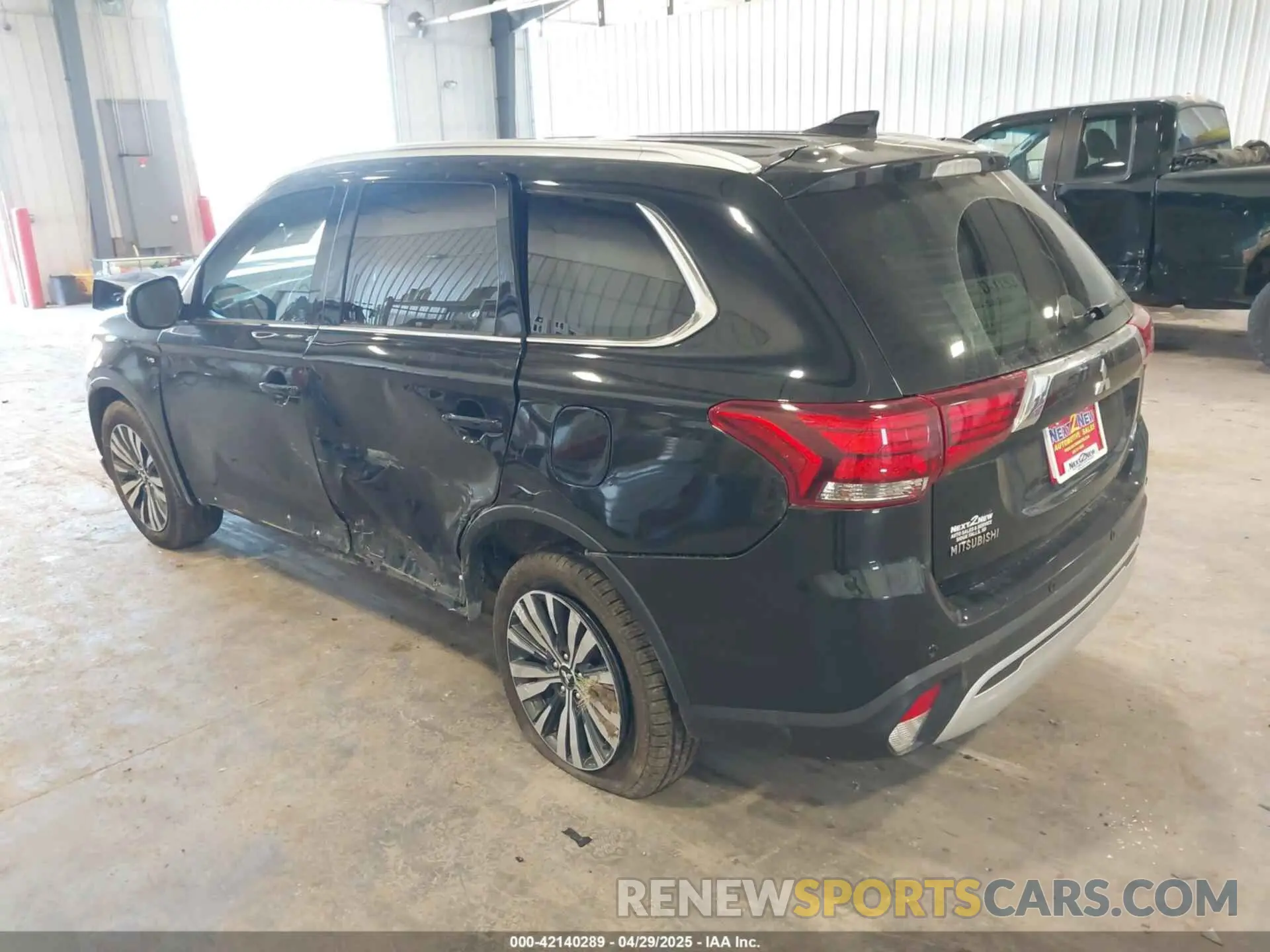 3 Photograph of a damaged car JA4JZ4AX8KZ010667 MITSUBISHI OUTLANDER 2019
