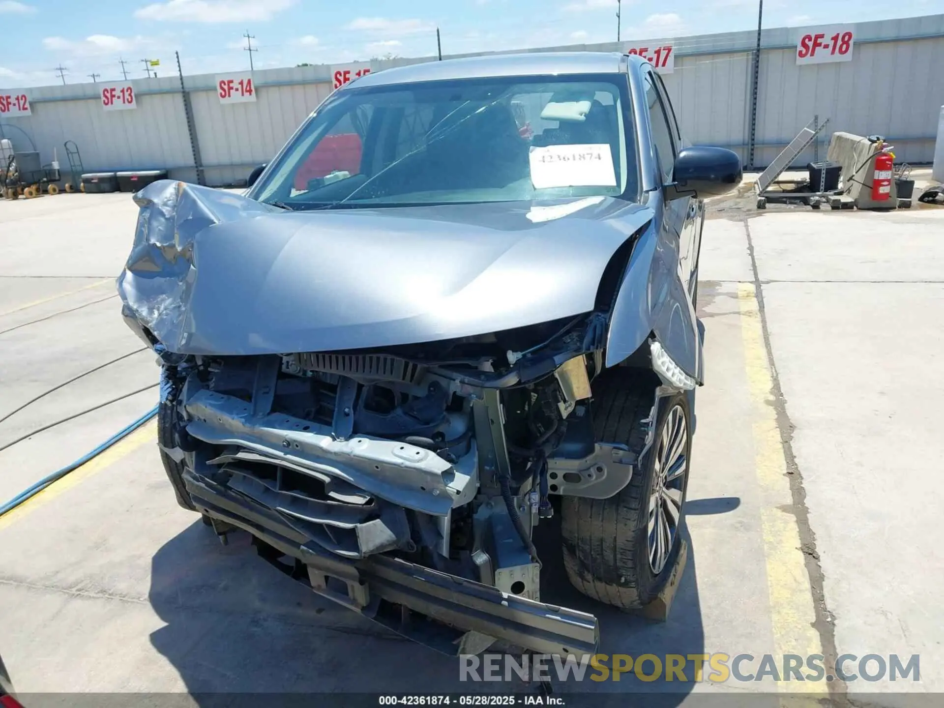 12 Photograph of a damaged car JA4AD2A30LZ004329 MITSUBISHI OUTLANDER 2020