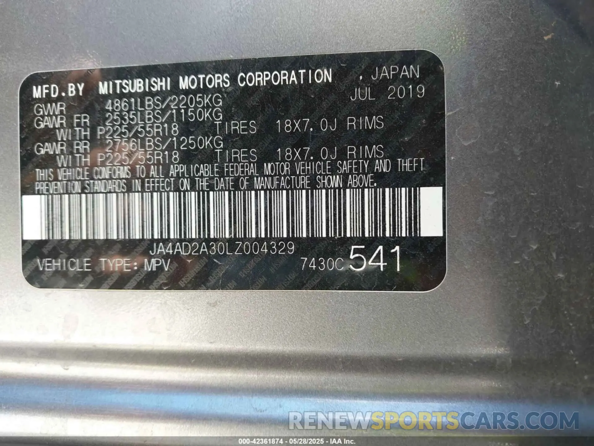 9 Photograph of a damaged car JA4AD2A30LZ004329 MITSUBISHI OUTLANDER 2020