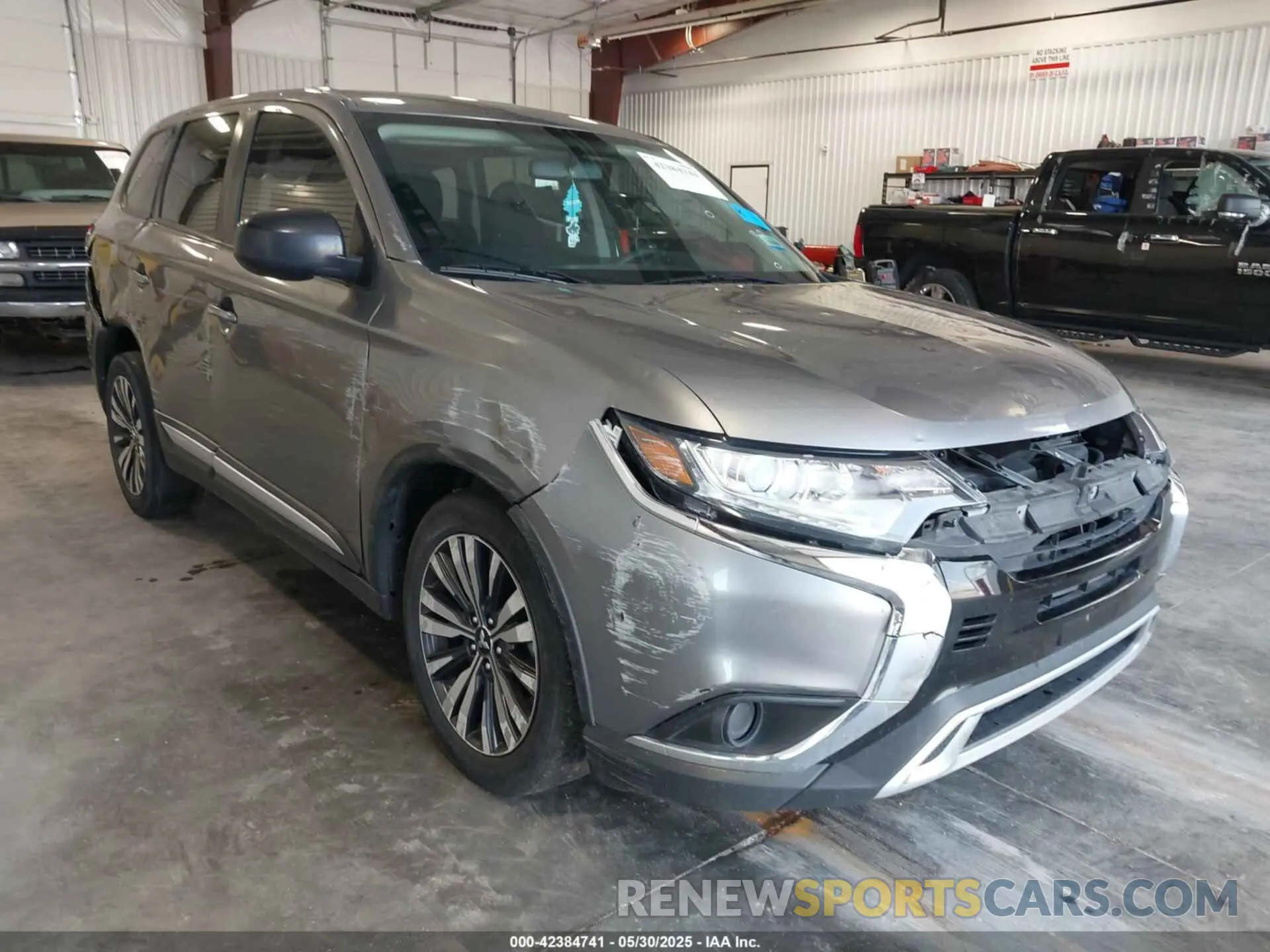 1 Photograph of a damaged car JA4AD2A30LZ039923 MITSUBISHI OUTLANDER 2020