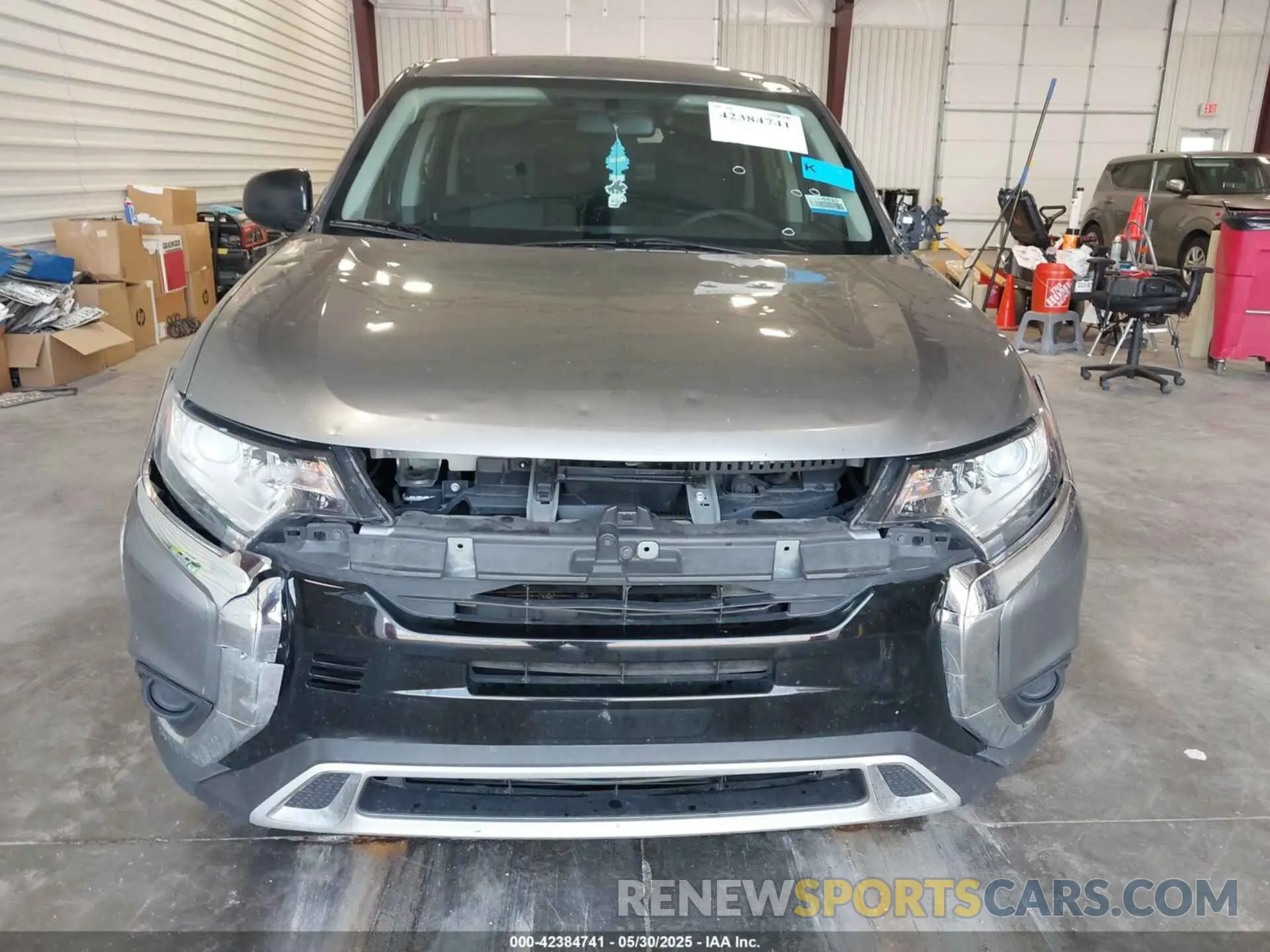 11 Photograph of a damaged car JA4AD2A30LZ039923 MITSUBISHI OUTLANDER 2020