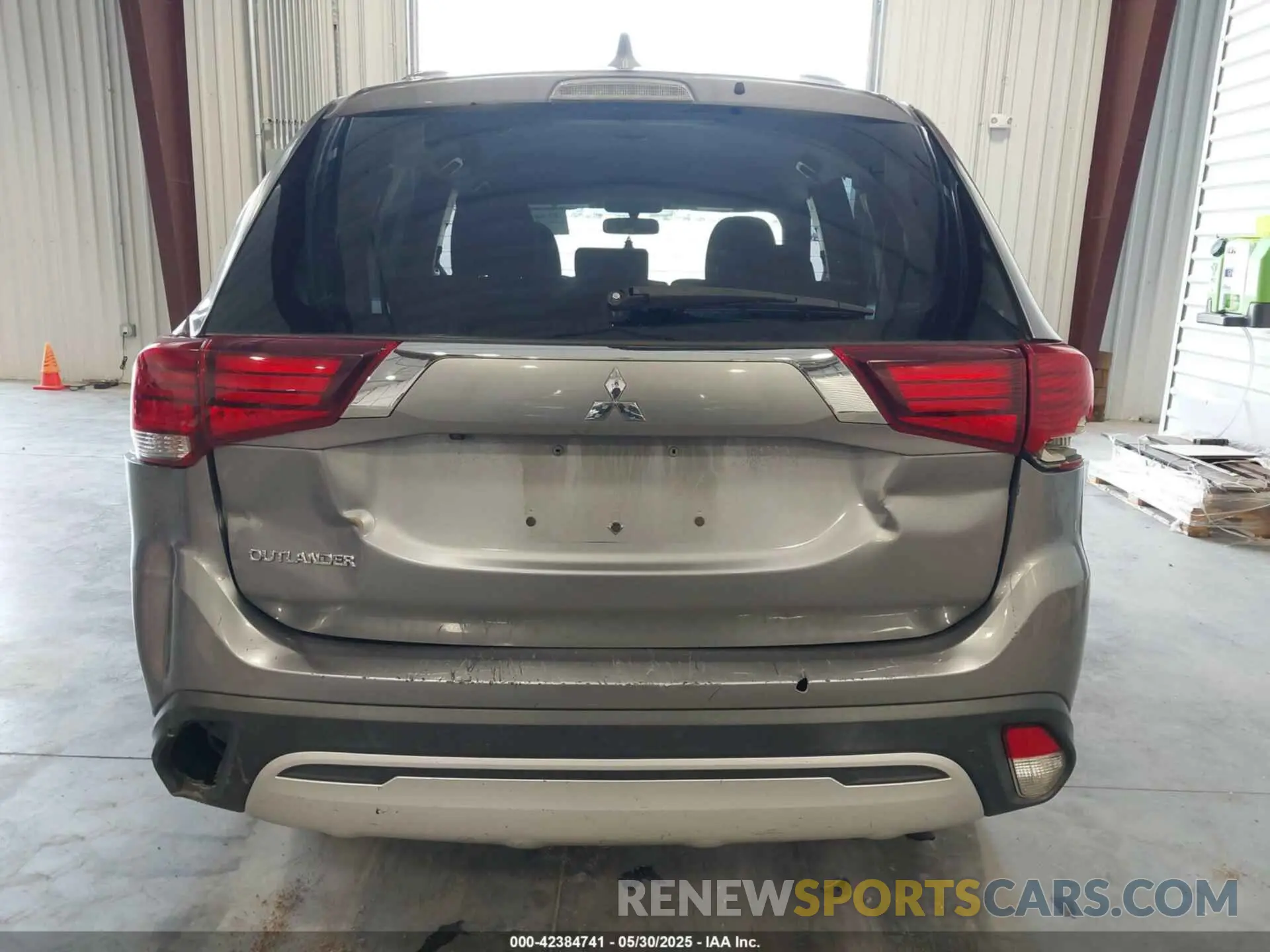 15 Photograph of a damaged car JA4AD2A30LZ039923 MITSUBISHI OUTLANDER 2020