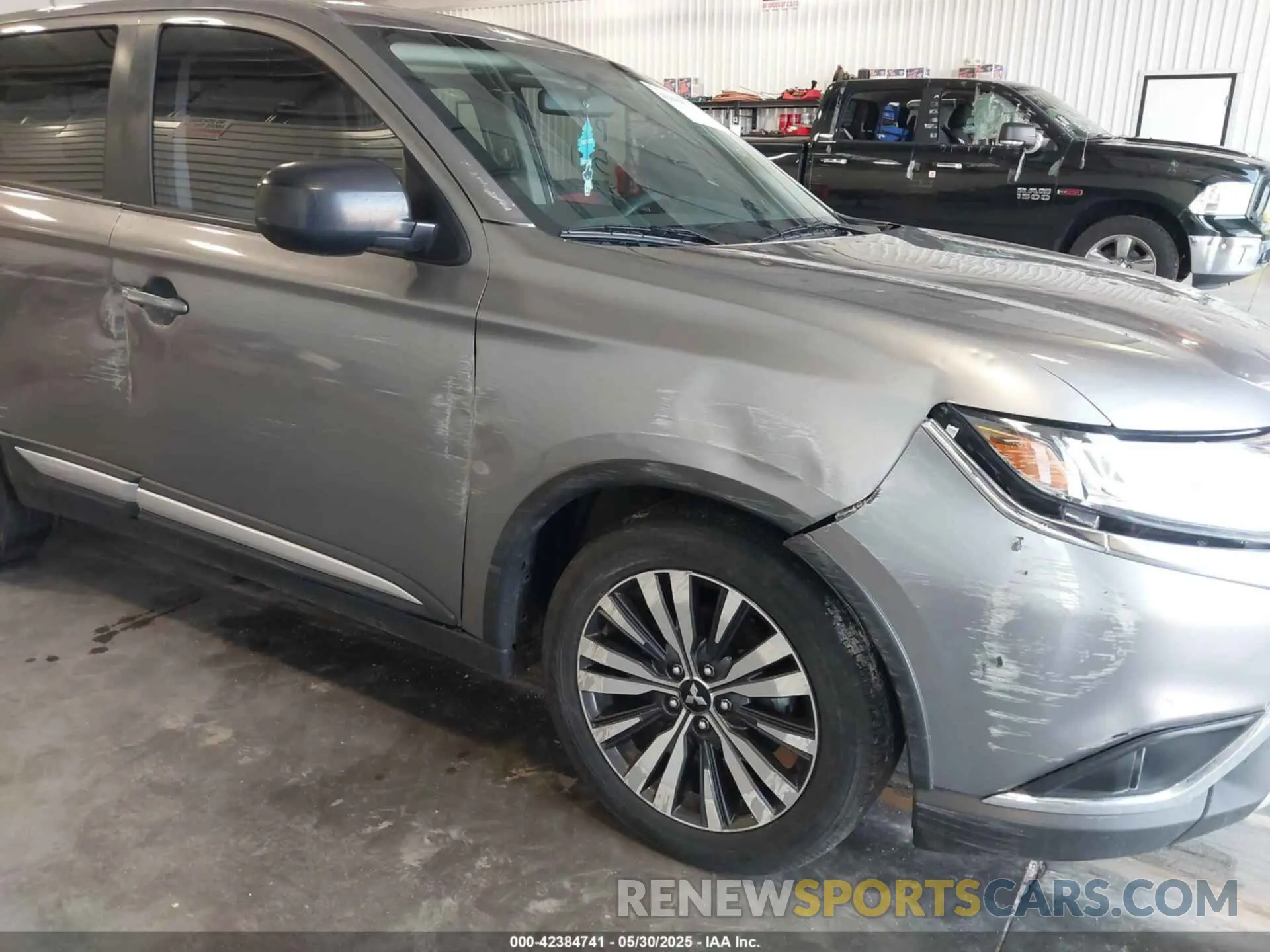 16 Photograph of a damaged car JA4AD2A30LZ039923 MITSUBISHI OUTLANDER 2020