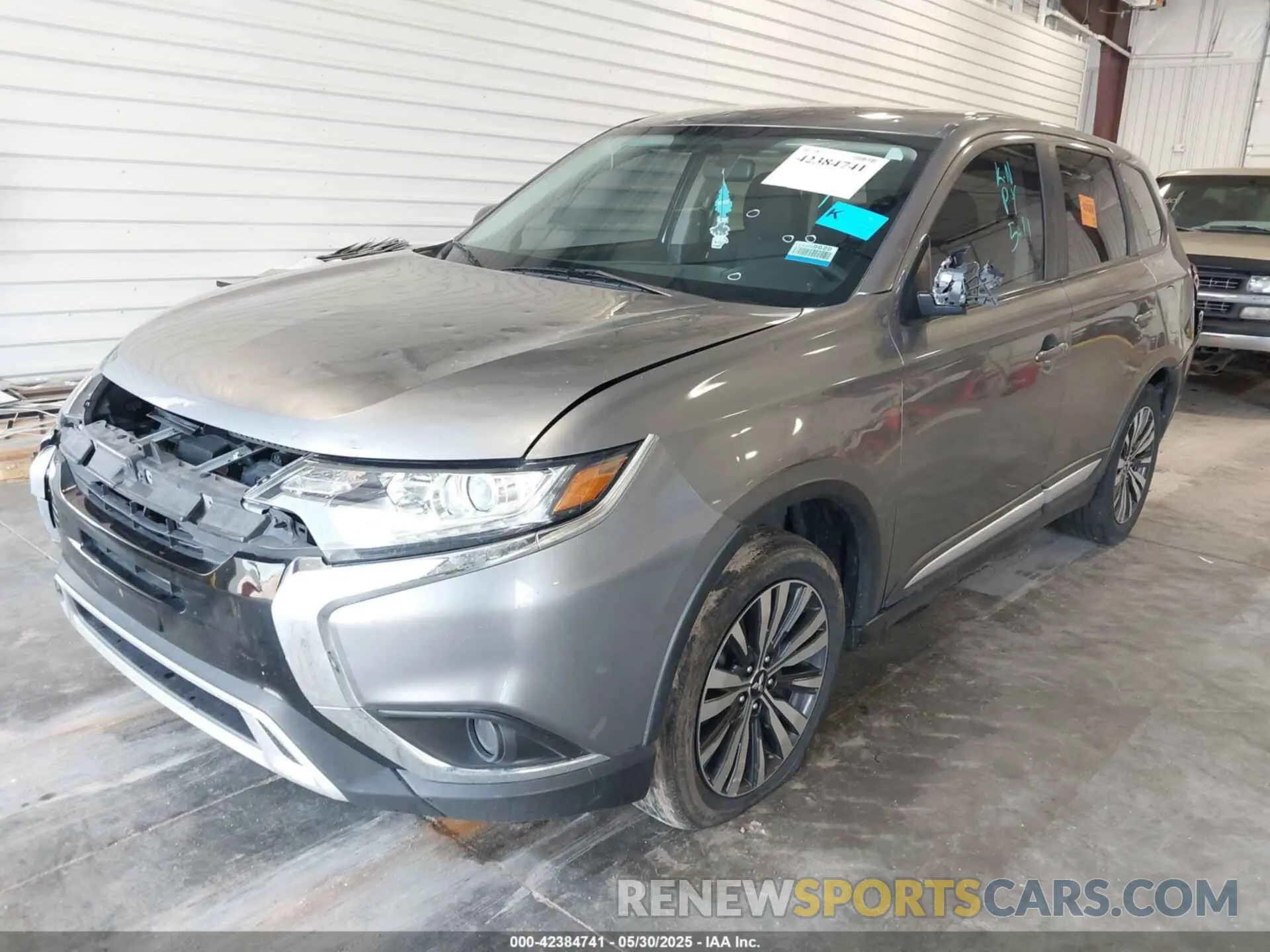 2 Photograph of a damaged car JA4AD2A30LZ039923 MITSUBISHI OUTLANDER 2020