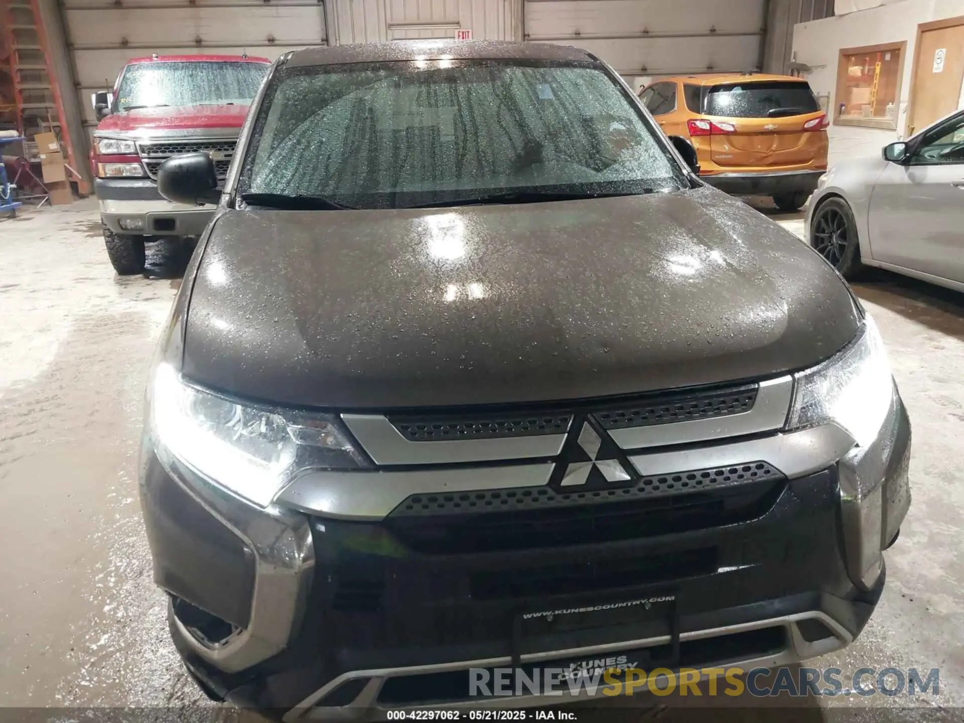 12 Photograph of a damaged car JA4AD2A30LZ040098 MITSUBISHI OUTLANDER 2020