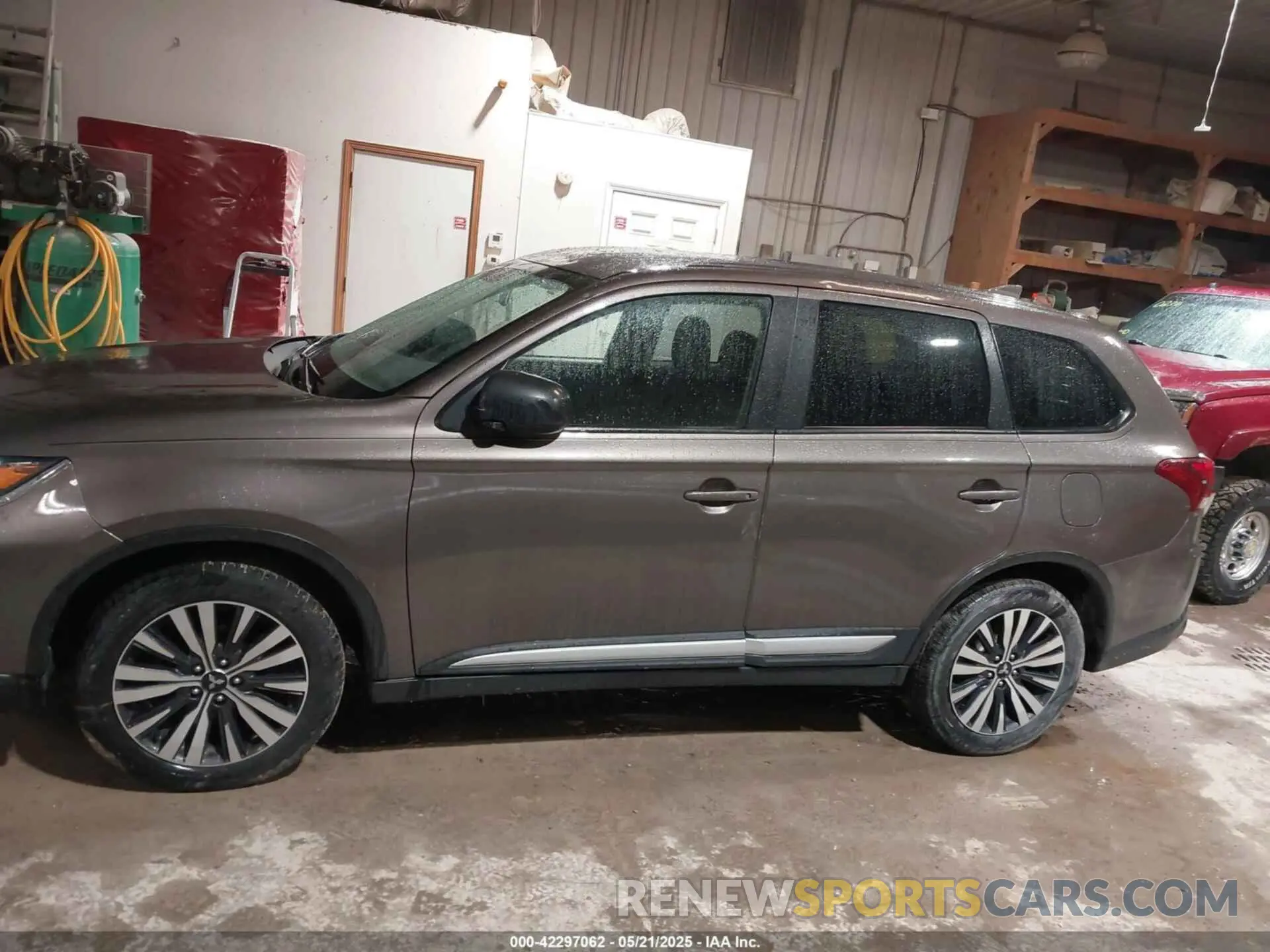 14 Photograph of a damaged car JA4AD2A30LZ040098 MITSUBISHI OUTLANDER 2020