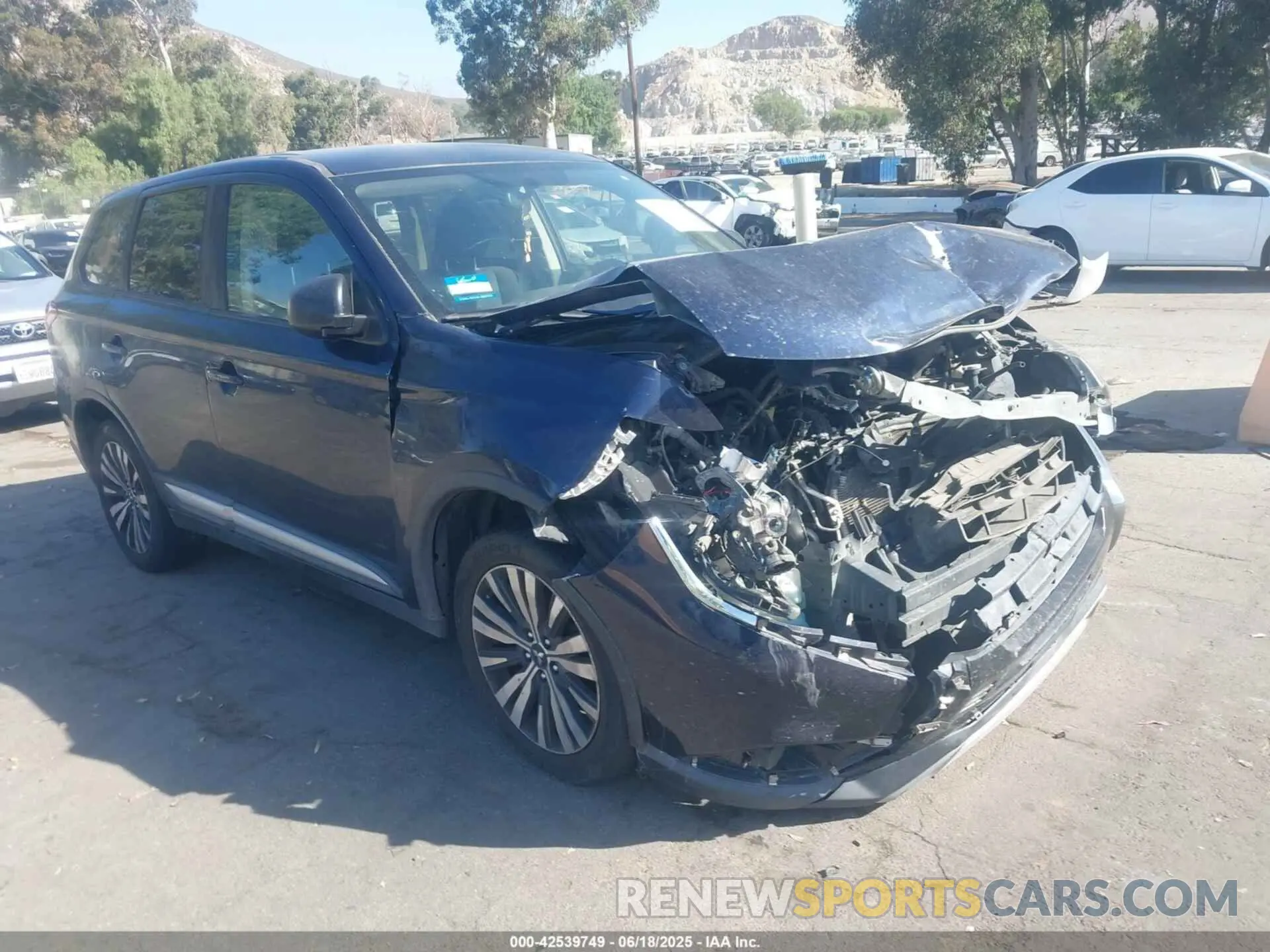 1 Photograph of a damaged car JA4AD2A31LZ018515 MITSUBISHI OUTLANDER 2020
