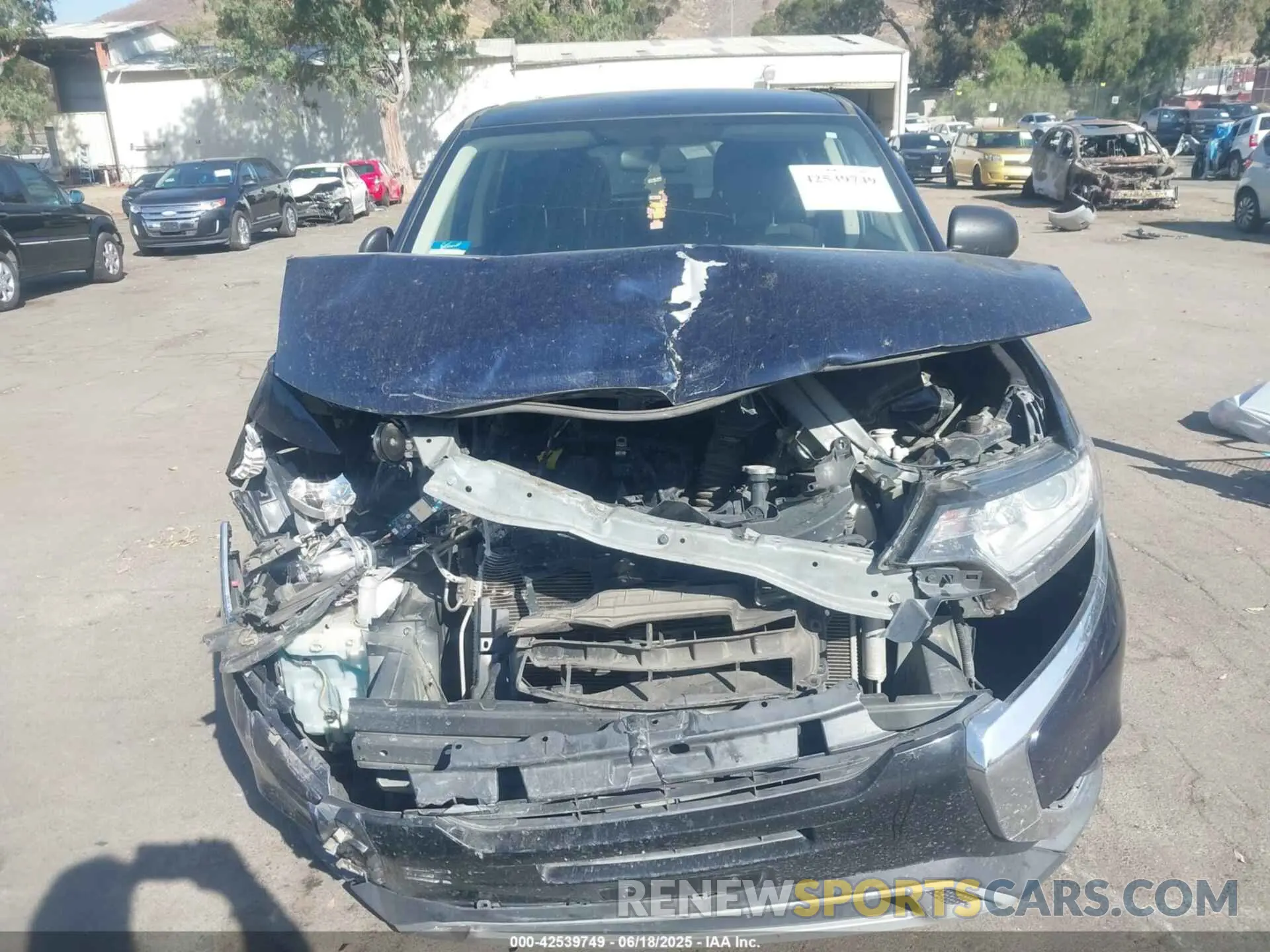 12 Photograph of a damaged car JA4AD2A31LZ018515 MITSUBISHI OUTLANDER 2020