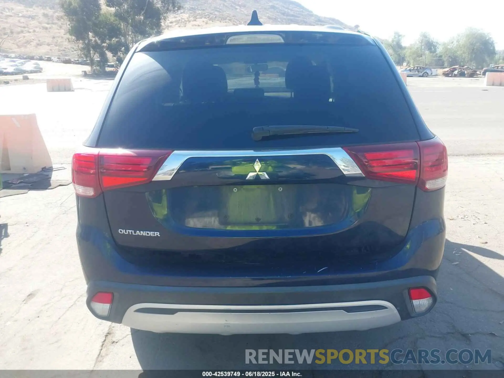 16 Photograph of a damaged car JA4AD2A31LZ018515 MITSUBISHI OUTLANDER 2020