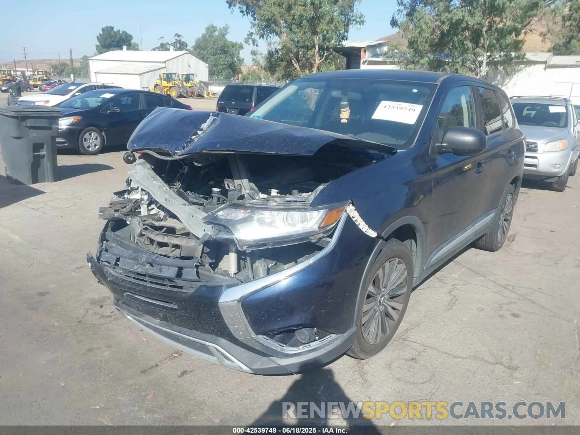 2 Photograph of a damaged car JA4AD2A31LZ018515 MITSUBISHI OUTLANDER 2020