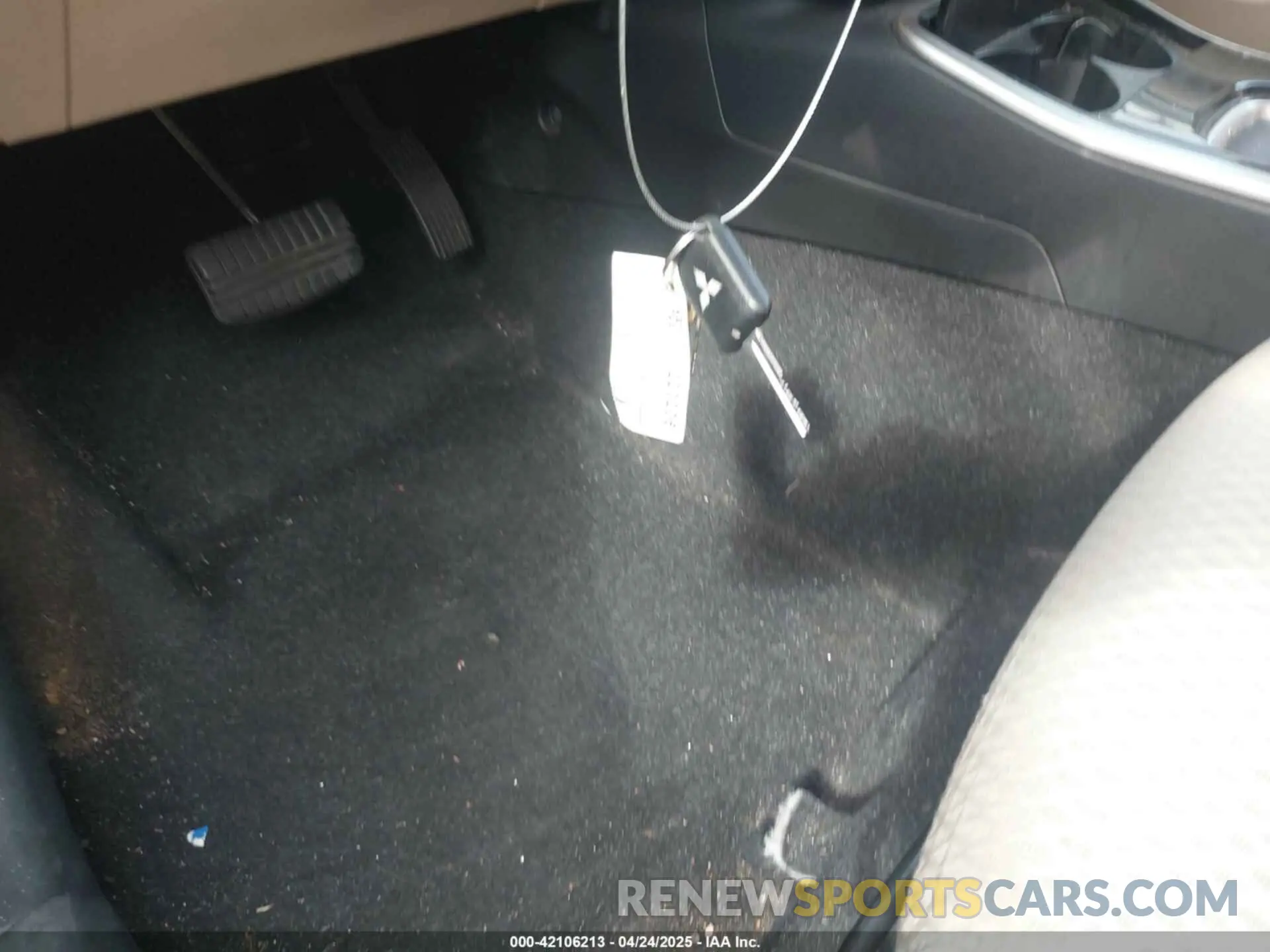 11 Photograph of a damaged car JA4AD2A32LZ038644 MITSUBISHI OUTLANDER 2020