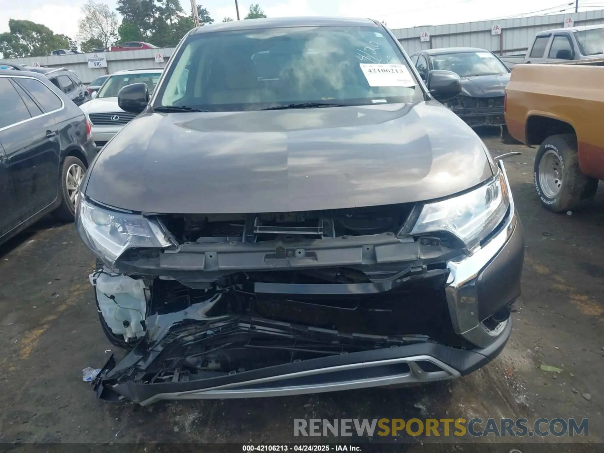 12 Photograph of a damaged car JA4AD2A32LZ038644 MITSUBISHI OUTLANDER 2020