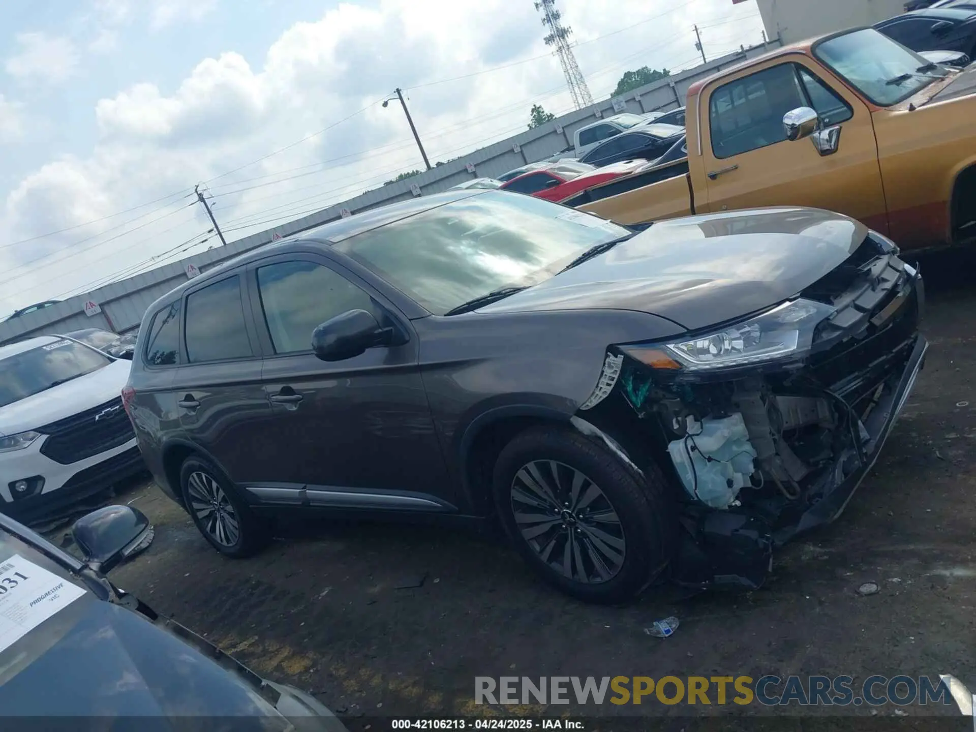13 Photograph of a damaged car JA4AD2A32LZ038644 MITSUBISHI OUTLANDER 2020
