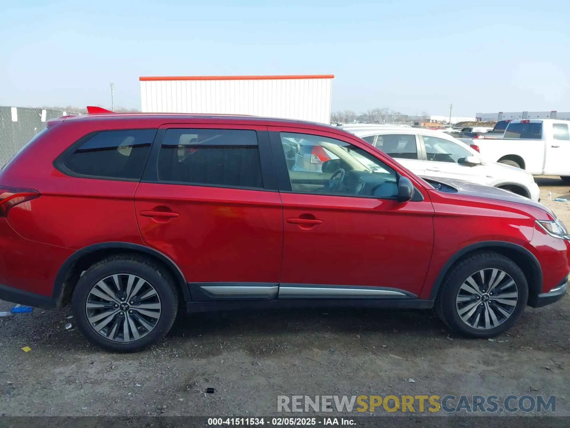 13 Photograph of a damaged car JA4AD2A32LZ040023 MITSUBISHI OUTLANDER 2020