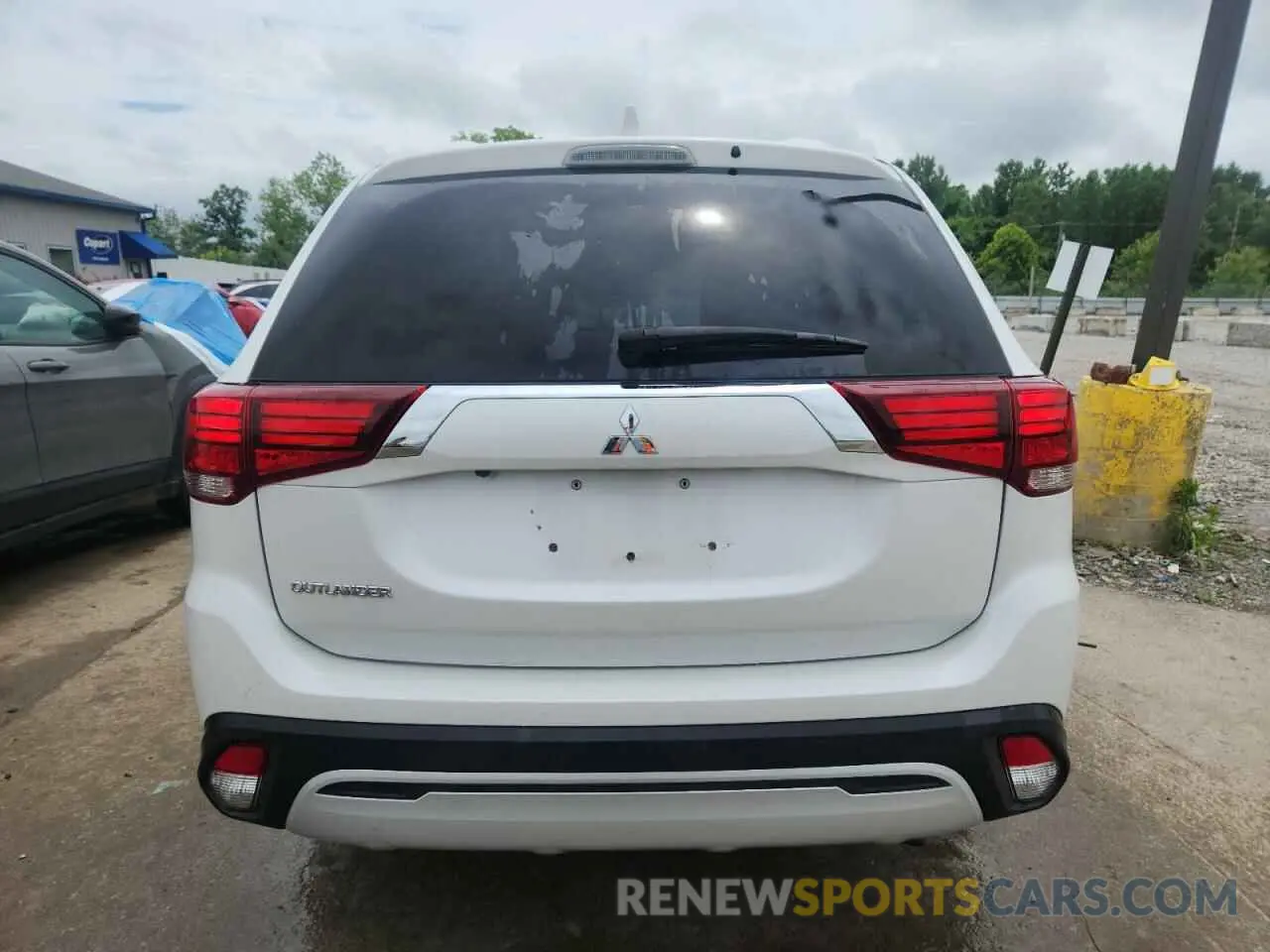 6 Photograph of a damaged car JA4AD2A32LZ046985 MITSUBISHI OUTLANDER 2020