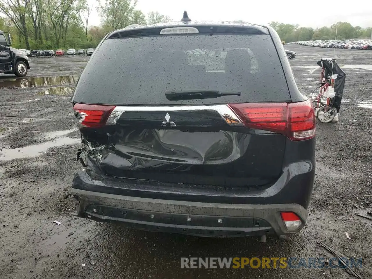 6 Photograph of a damaged car JA4AD2A33LZ015521 MITSUBISHI OUTLANDER 2020