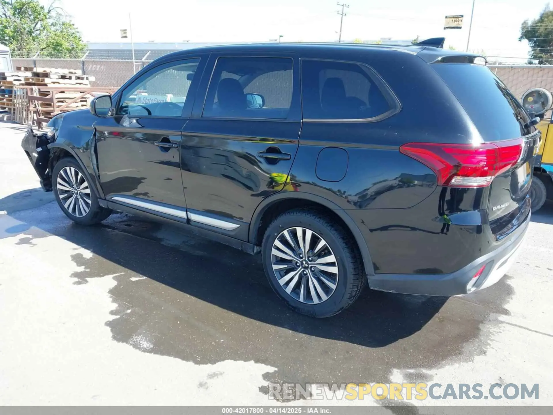3 Photograph of a damaged car JA4AD2A35LJ001182 MITSUBISHI OUTLANDER 2020