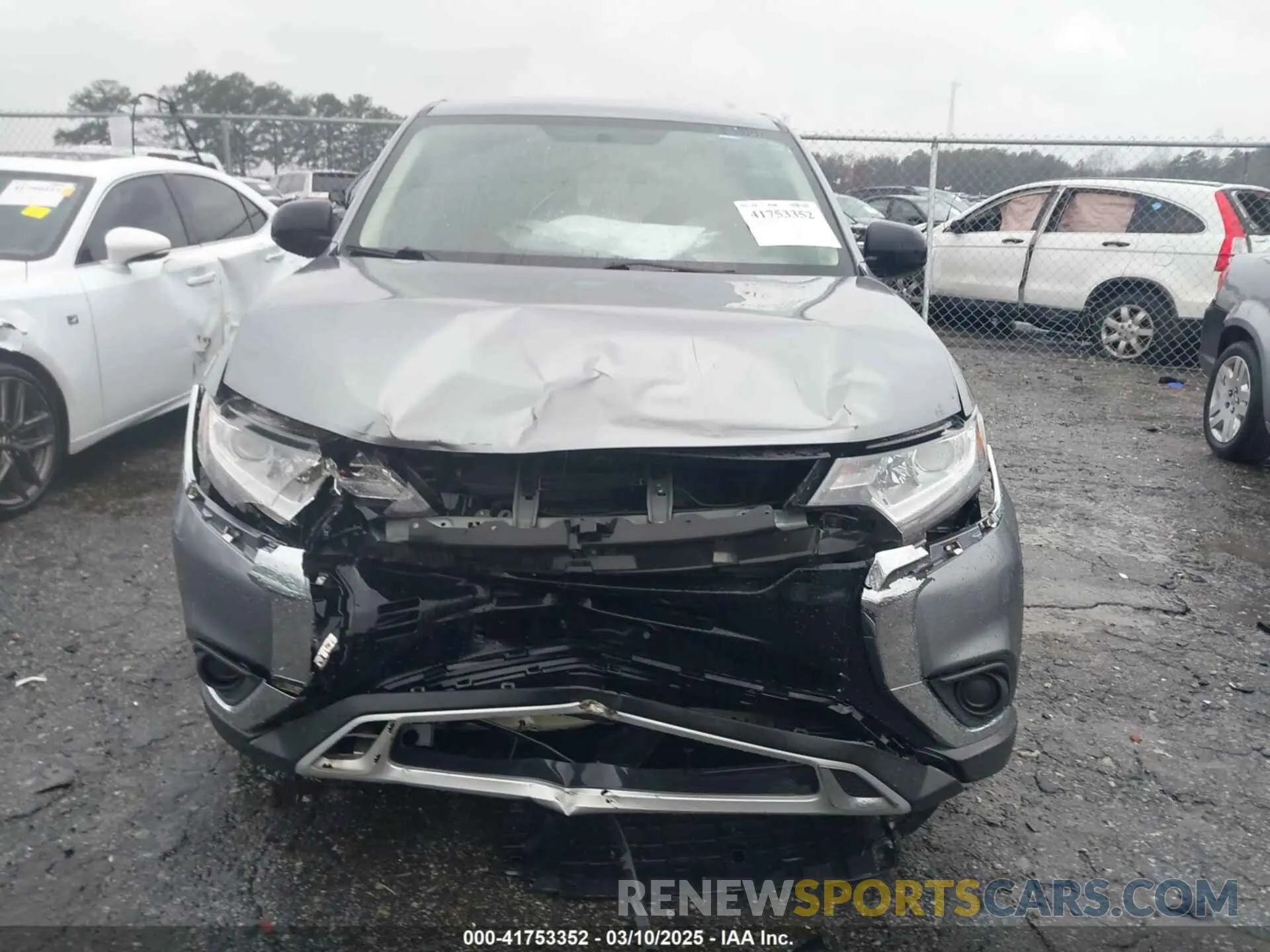11 Photograph of a damaged car JA4AD2A35LZ007680 MITSUBISHI OUTLANDER 2020