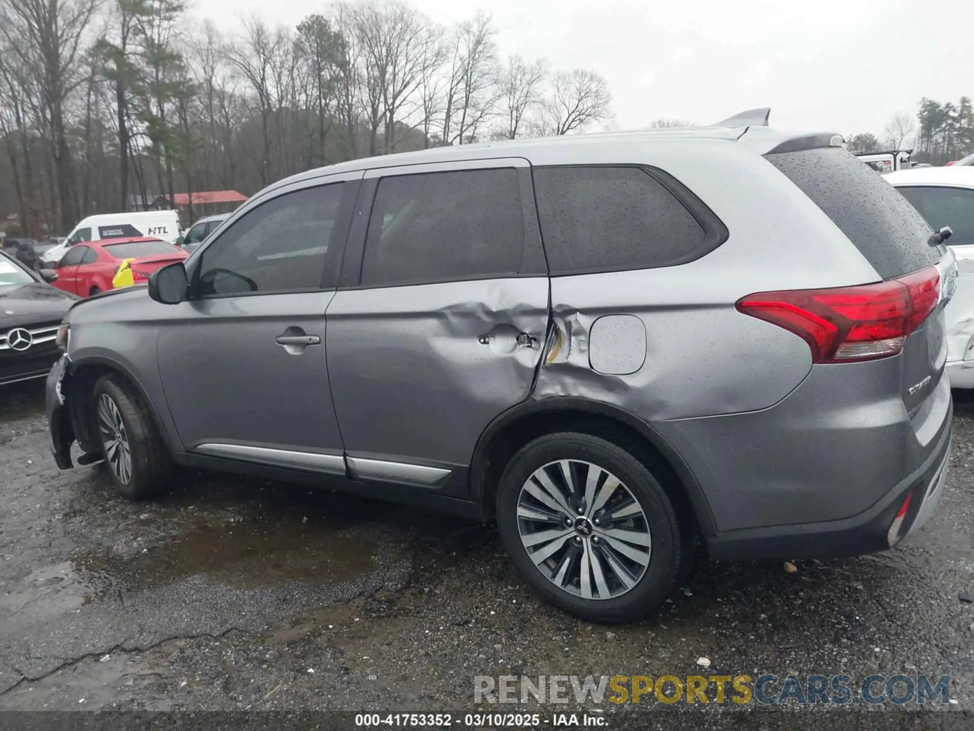13 Photograph of a damaged car JA4AD2A35LZ007680 MITSUBISHI OUTLANDER 2020