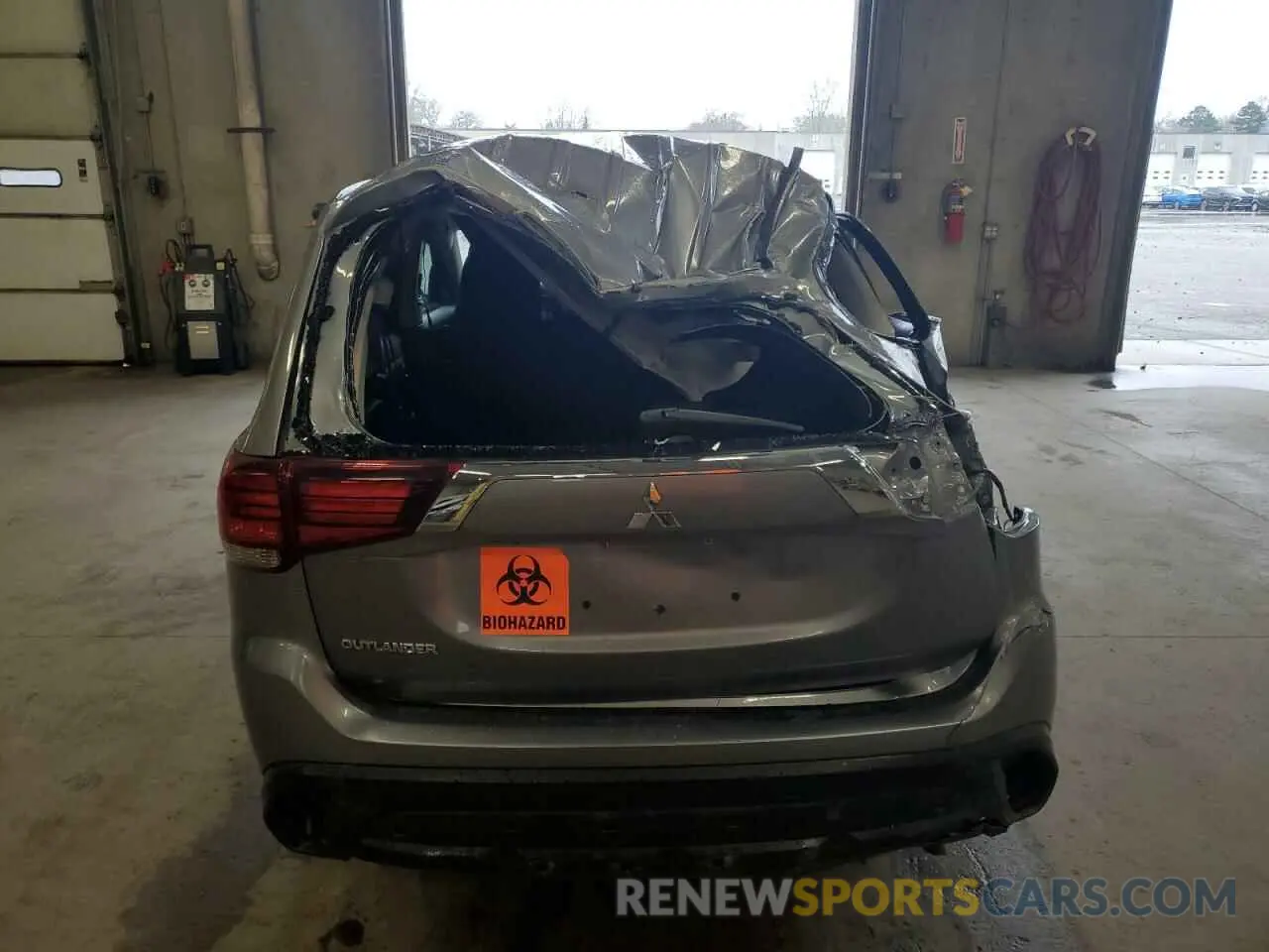 6 Photograph of a damaged car JA4AD2A36LZ047072 MITSUBISHI OUTLANDER 2020