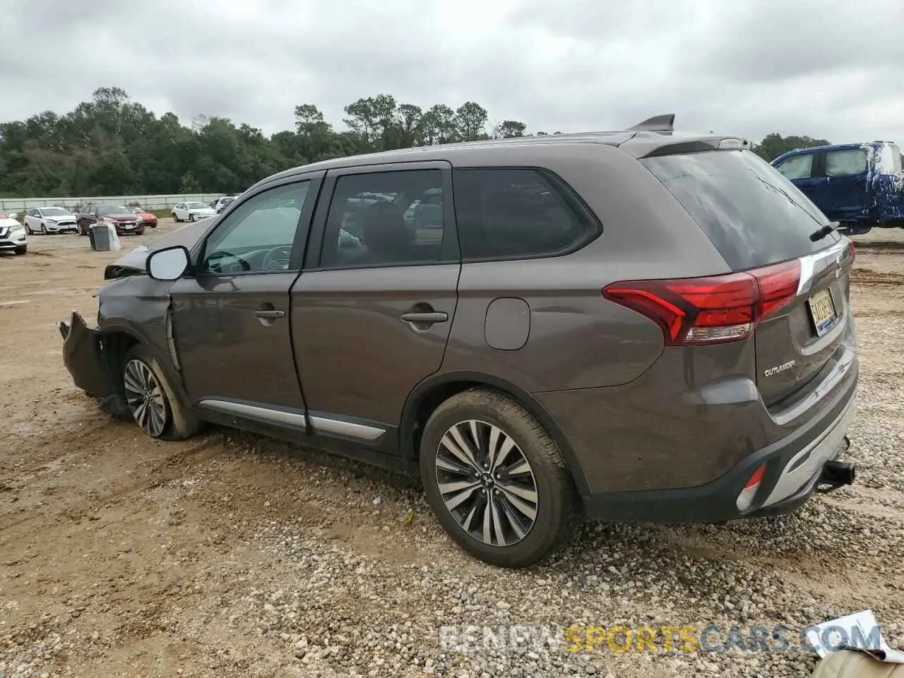 2 Photograph of a damaged car JA4AD2A37LZ039644 MITSUBISHI OUTLANDER 2020
