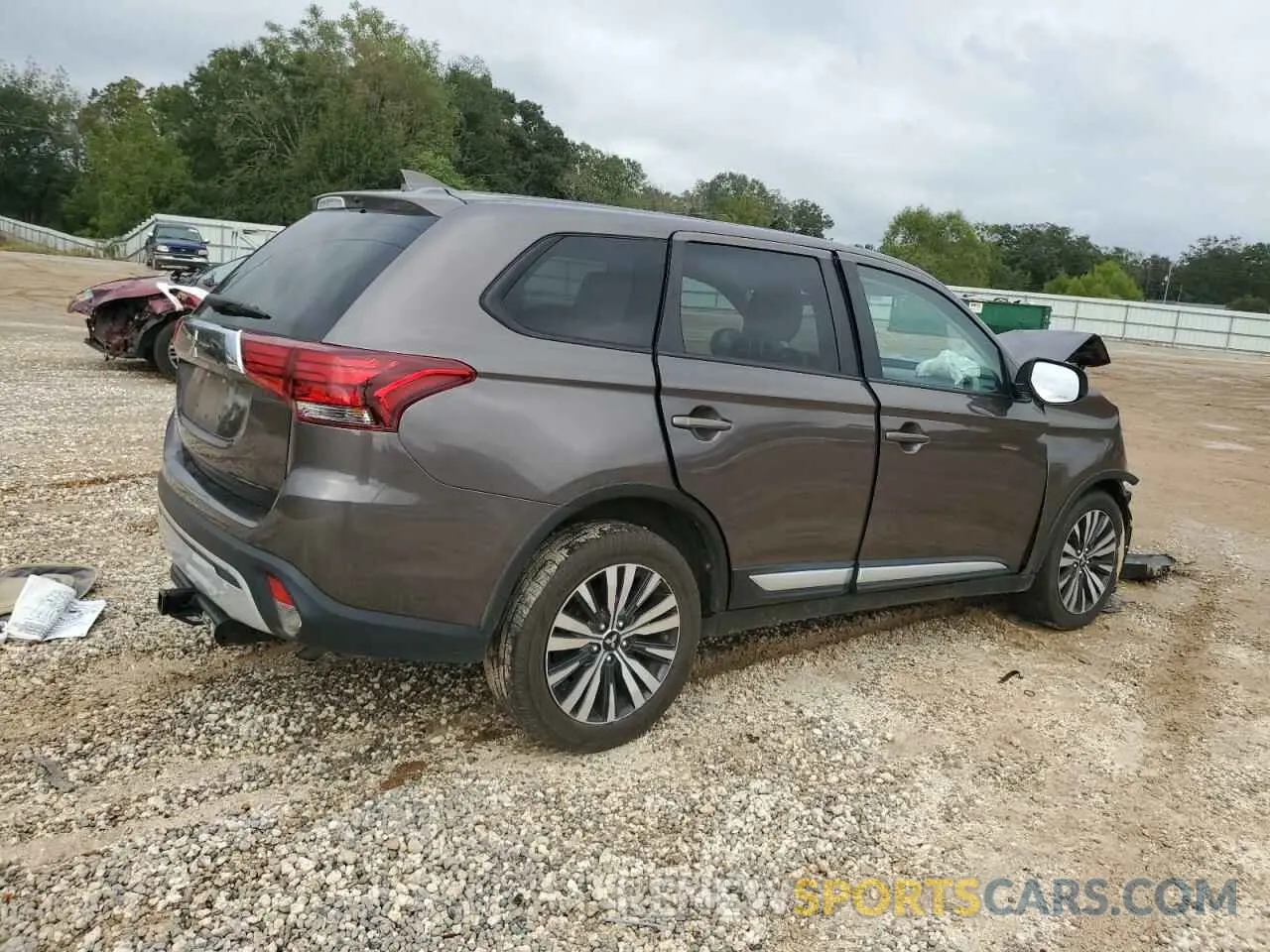 3 Photograph of a damaged car JA4AD2A37LZ039644 MITSUBISHI OUTLANDER 2020