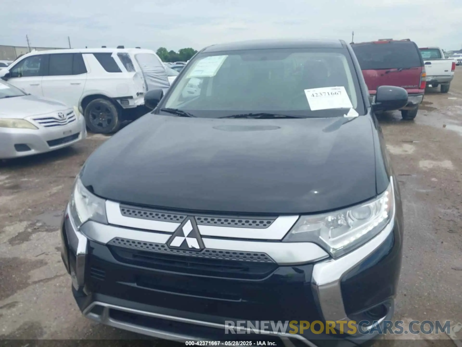 12 Photograph of a damaged car JA4AD2A38LZ019127 MITSUBISHI OUTLANDER 2020
