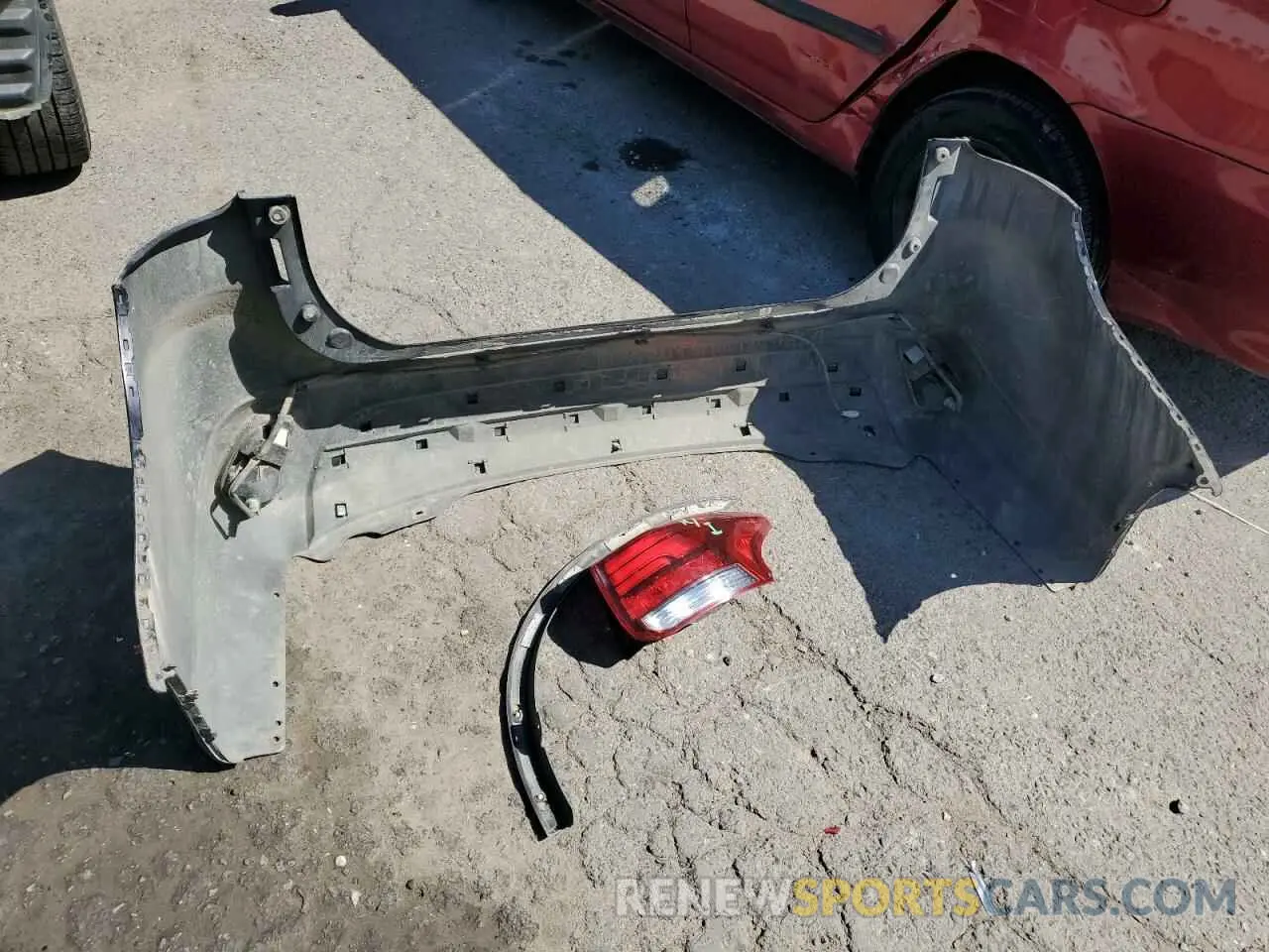 13 Photograph of a damaged car JA4AD2A38LZ048059 MITSUBISHI OUTLANDER 2020