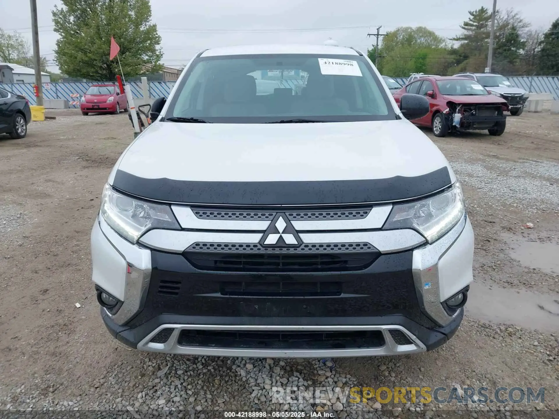 12 Photograph of a damaged car JA4AD2A39LZ004880 MITSUBISHI OUTLANDER 2020