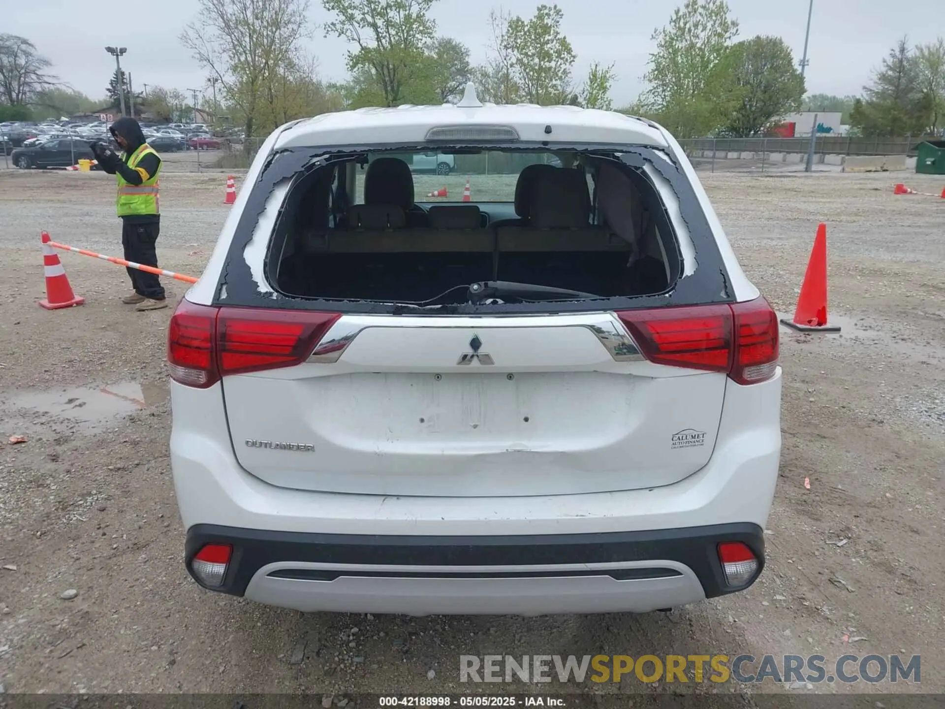 16 Photograph of a damaged car JA4AD2A39LZ004880 MITSUBISHI OUTLANDER 2020