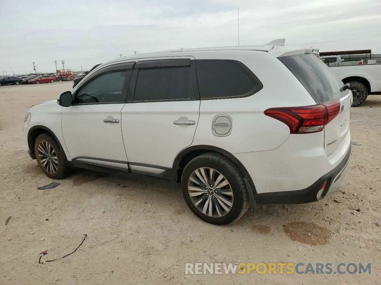2 Photograph of a damaged car JA4AD2A3XLZ037760 MITSUBISHI OUTLANDER 2020