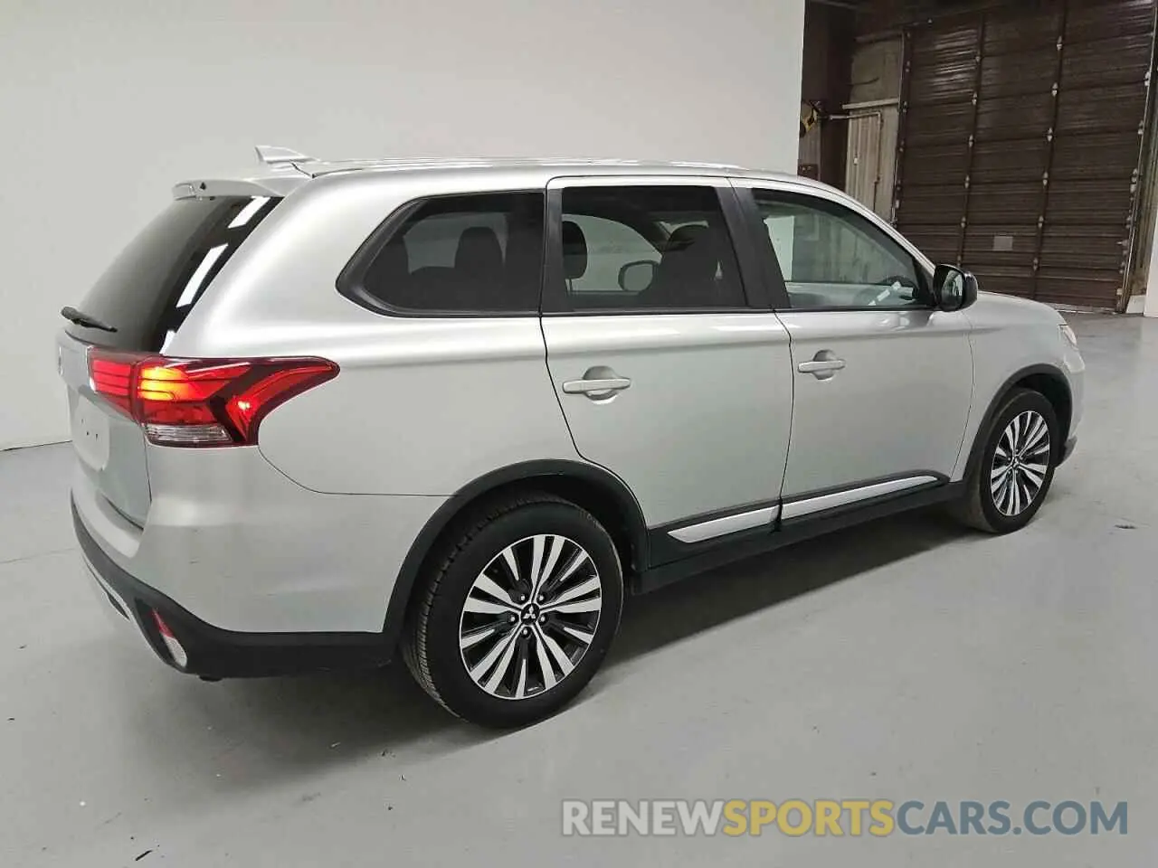 3 Photograph of a damaged car JA4AD2A3XLZ039573 MITSUBISHI OUTLANDER 2020