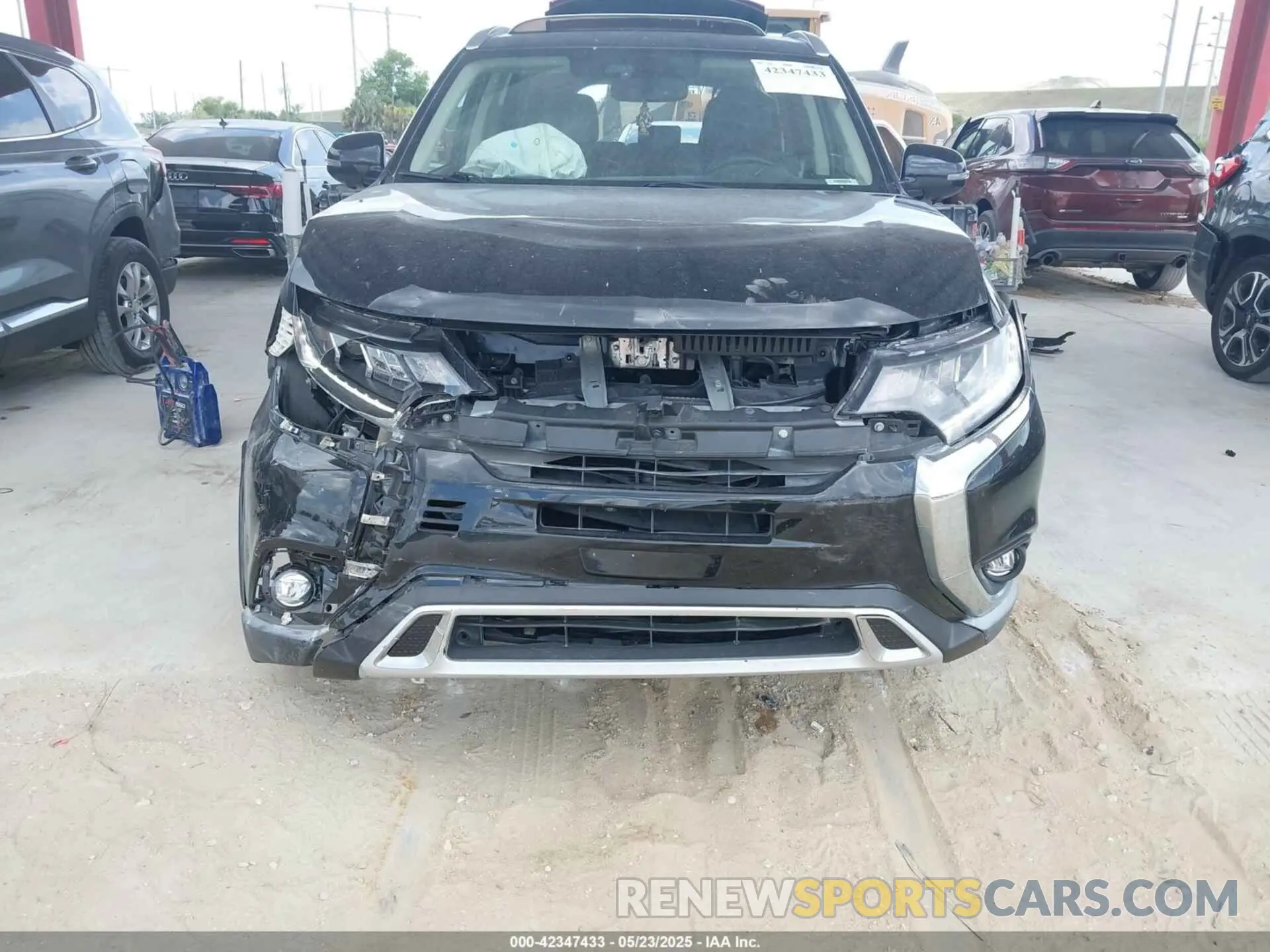 6 Photograph of a damaged car JA4AD3A30LZ003073 MITSUBISHI OUTLANDER 2020