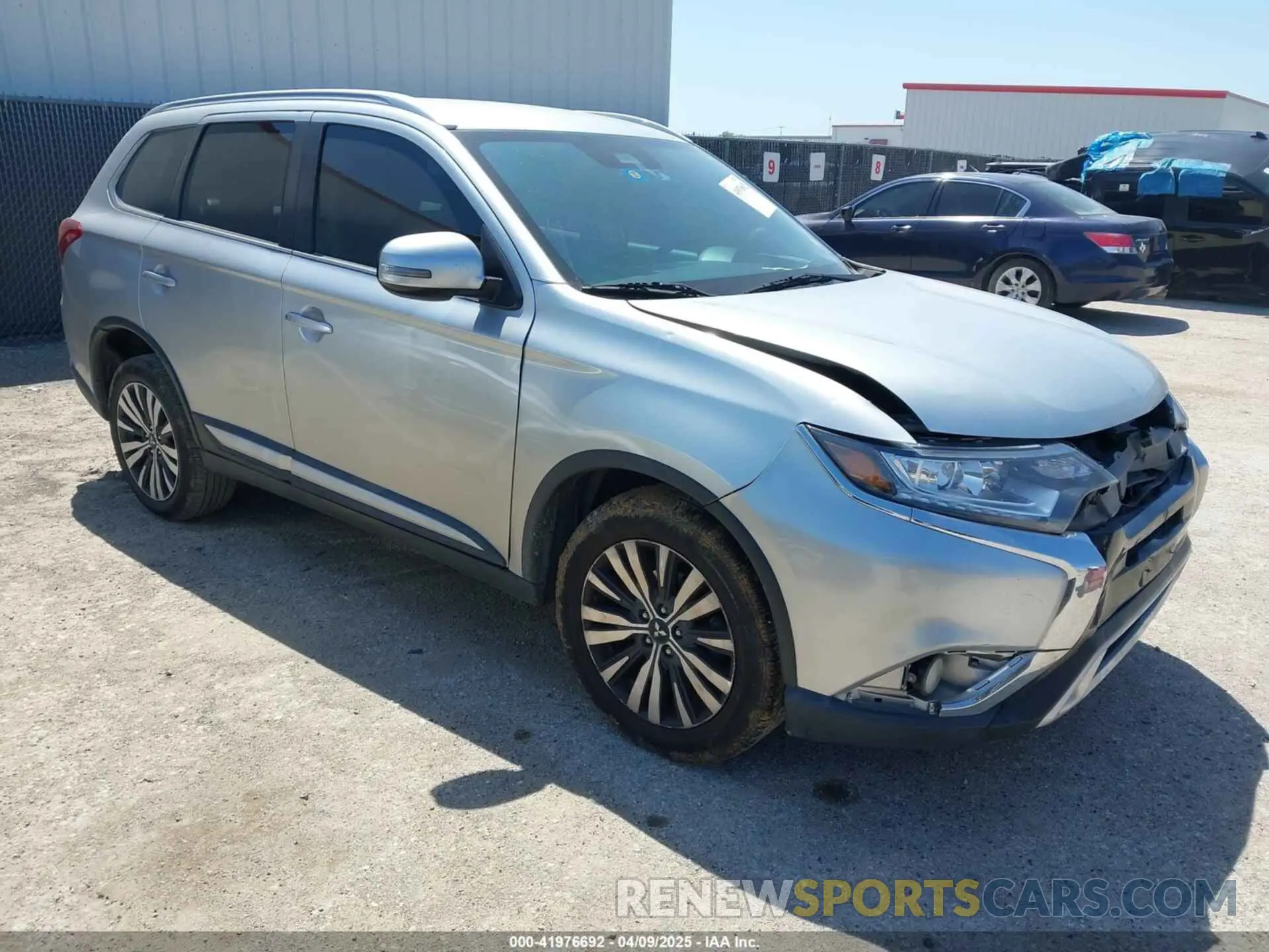 1 Photograph of a damaged car JA4AD3A30LZ029043 MITSUBISHI OUTLANDER 2020
