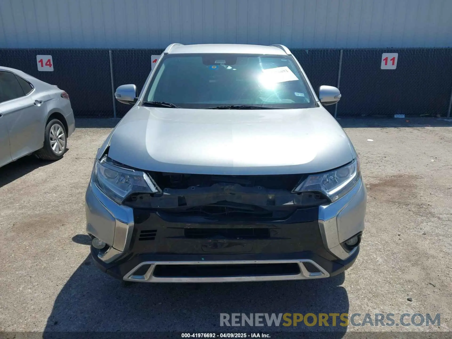 12 Photograph of a damaged car JA4AD3A30LZ029043 MITSUBISHI OUTLANDER 2020