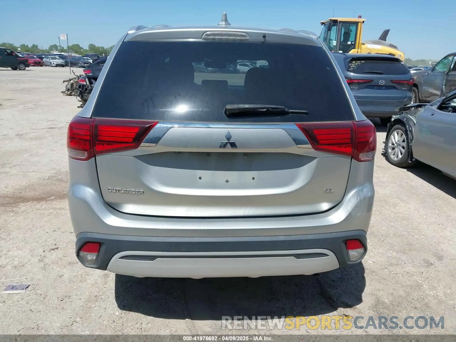 16 Photograph of a damaged car JA4AD3A30LZ029043 MITSUBISHI OUTLANDER 2020