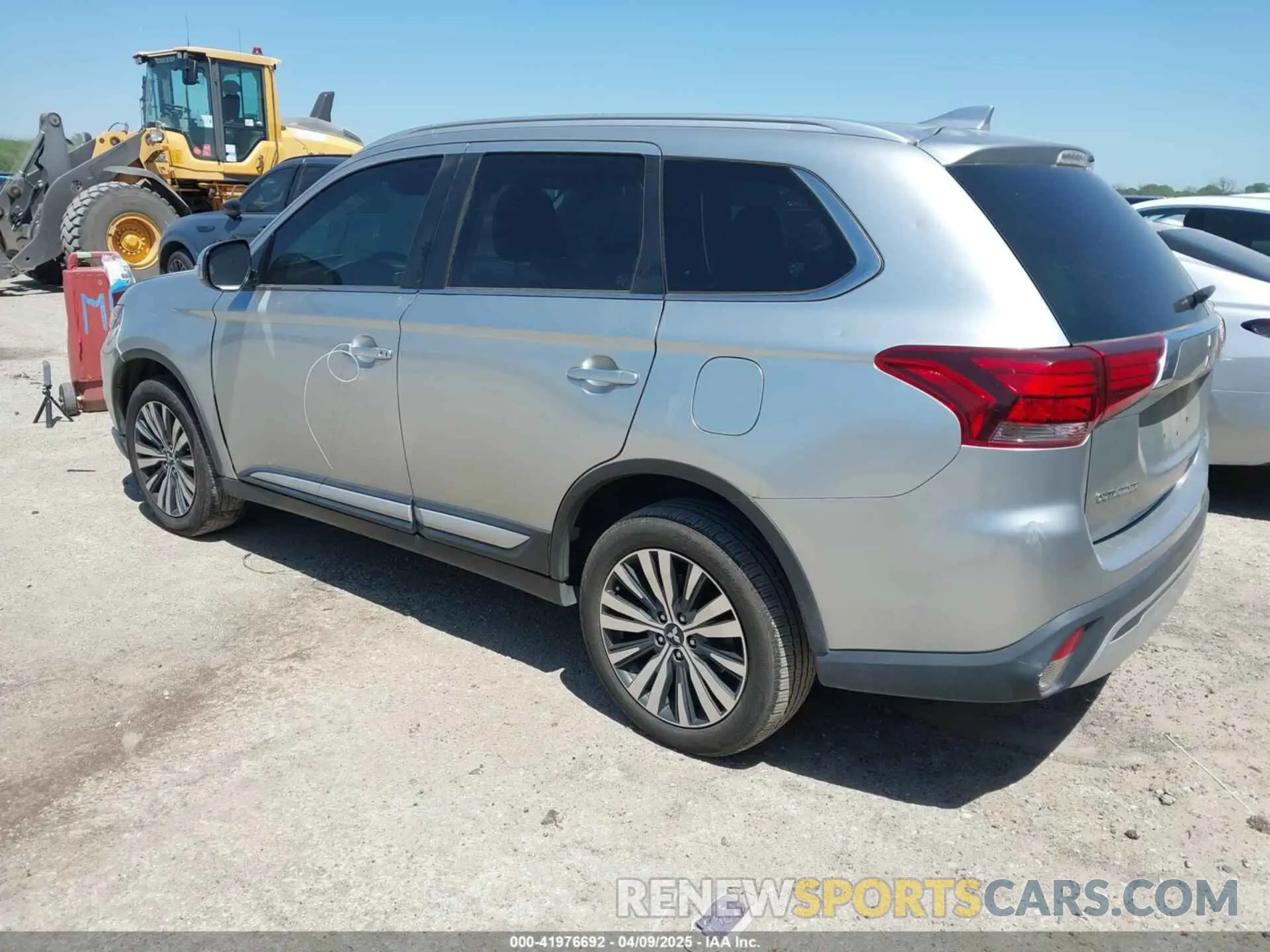 3 Photograph of a damaged car JA4AD3A30LZ029043 MITSUBISHI OUTLANDER 2020