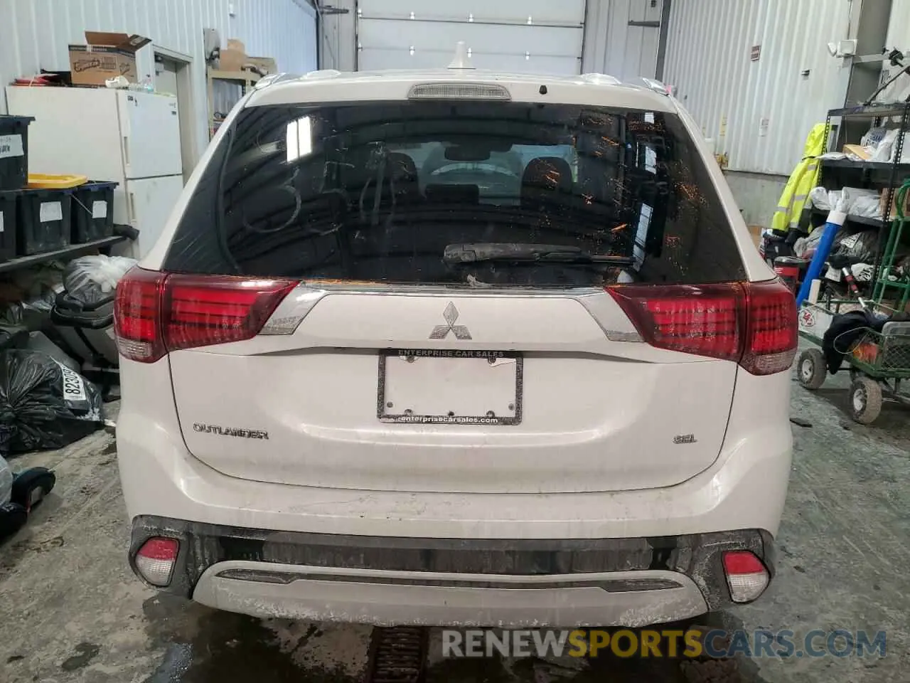 6 Photograph of a damaged car JA4AD3A30LZ034078 MITSUBISHI OUTLANDER 2020