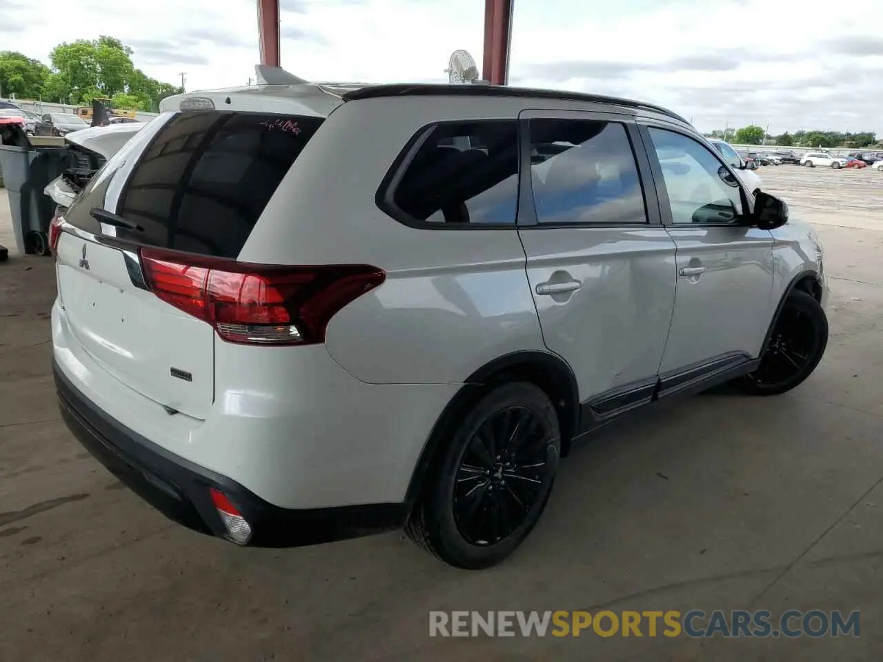 3 Photograph of a damaged car JA4AD3A30LZ039104 MITSUBISHI OUTLANDER 2020