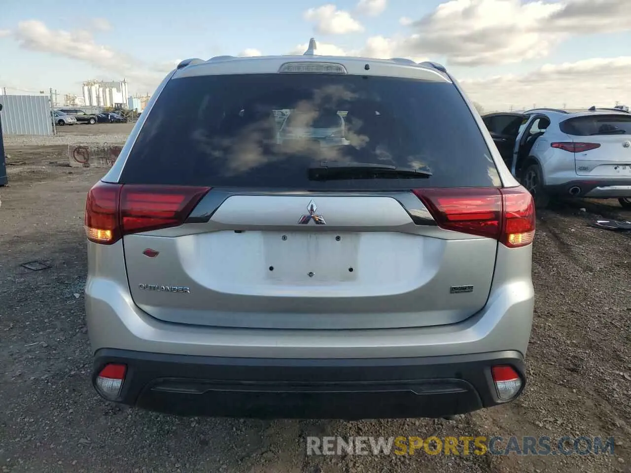 6 Photograph of a damaged car JA4AD3A30LZ040995 MITSUBISHI OUTLANDER 2020