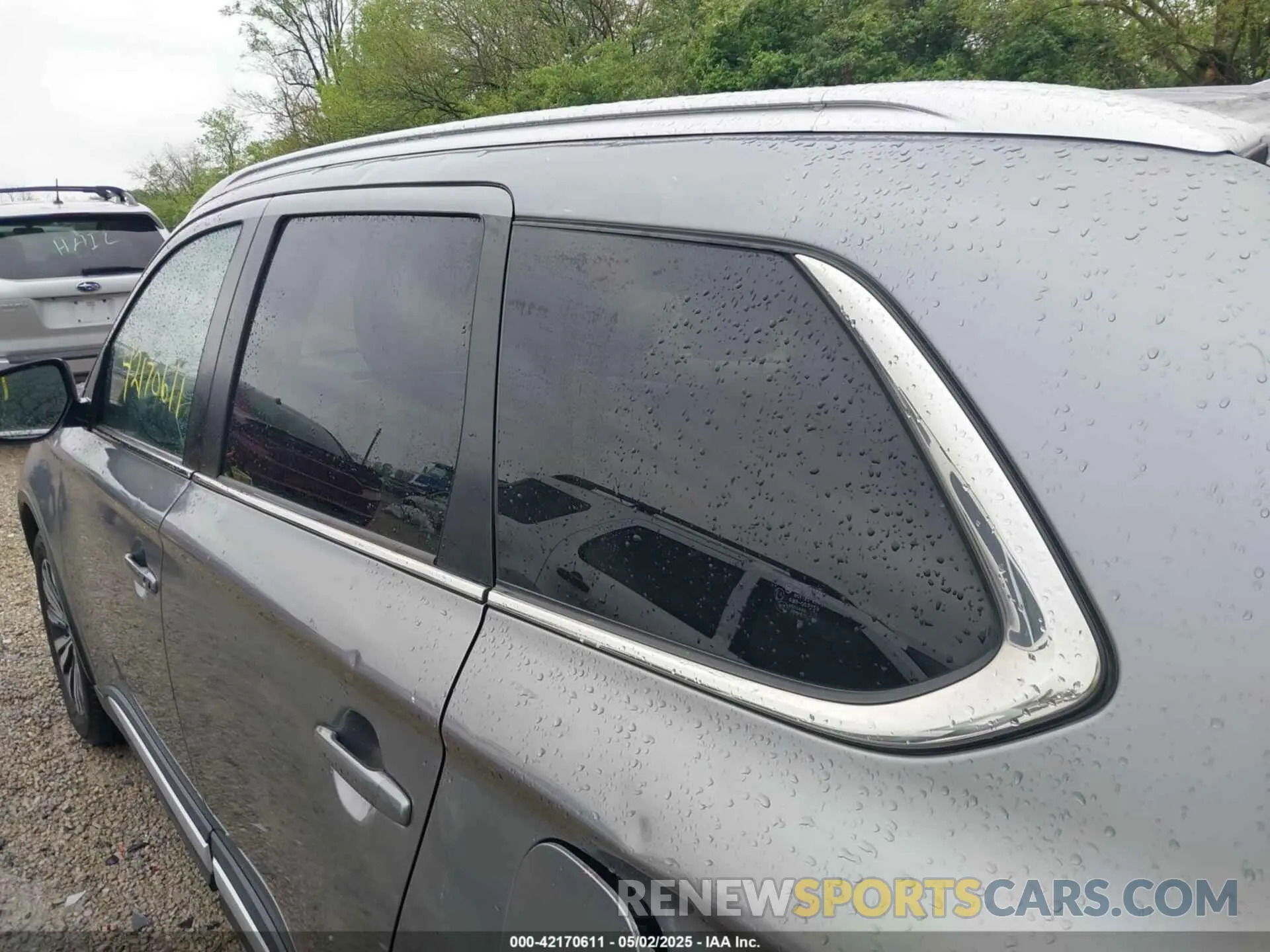 18 Photograph of a damaged car JA4AD3A31LJ001086 MITSUBISHI OUTLANDER 2020