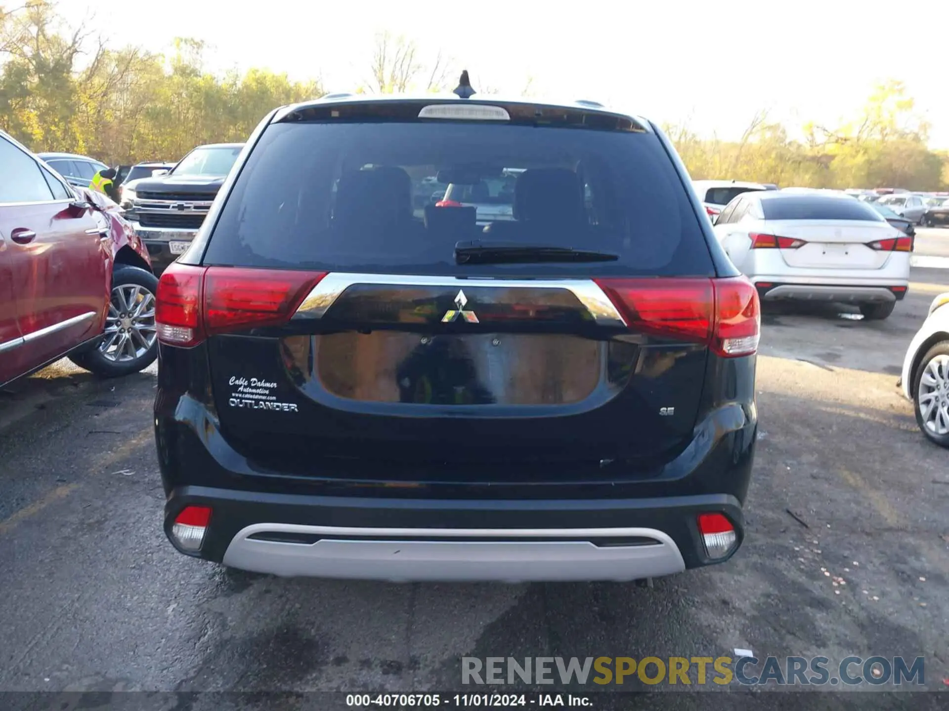 17 Photograph of a damaged car JA4AD3A31LZ023302 MITSUBISHI OUTLANDER 2020